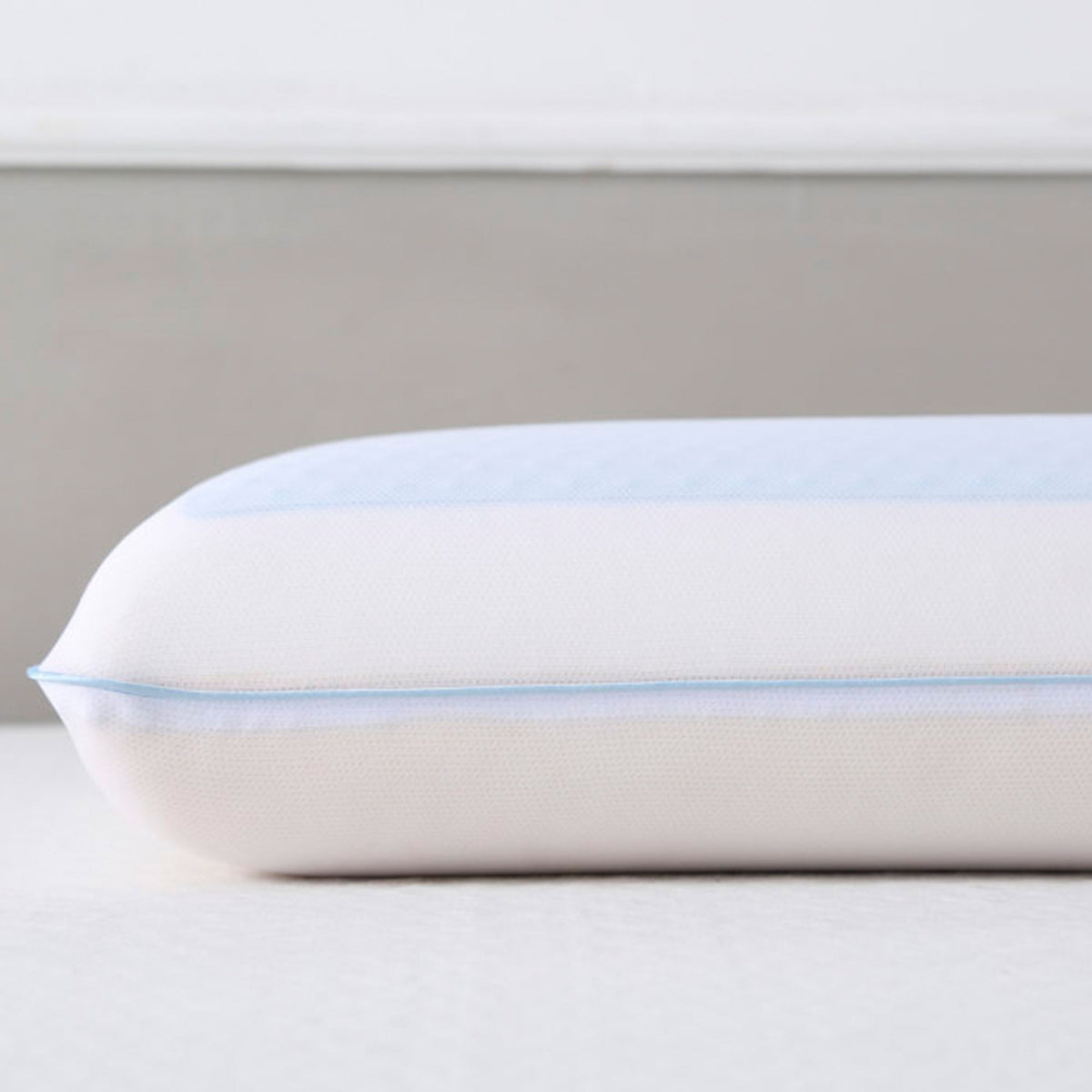 Classic Brands Medium Firm Reversible Gel Memory Foam Pillow, Standard (Used)