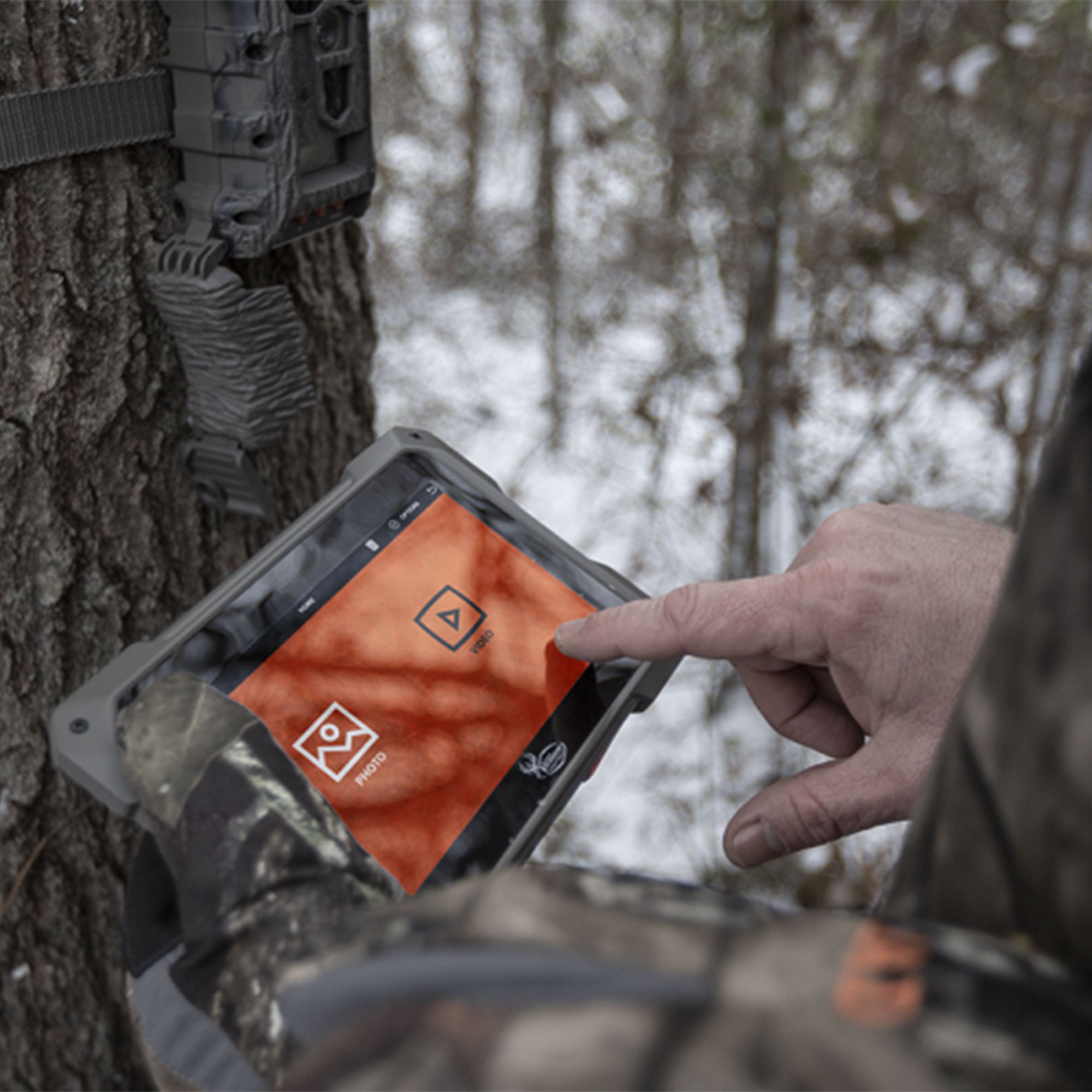 Wildgame Innovations VU70 Trail Pad Hunting Tablet with Dual SD Card, Dark Green - VMInnovations