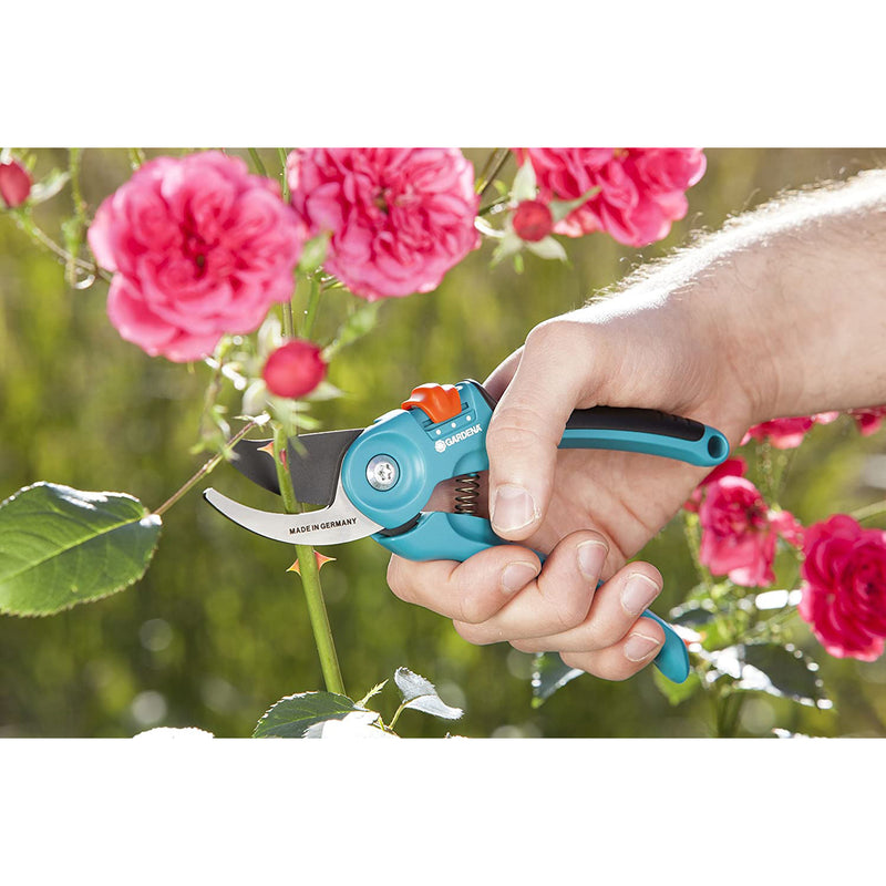 Gardena 22 MM Adjustable Size Bypass Pruning Garden Secateurs (Open Box)