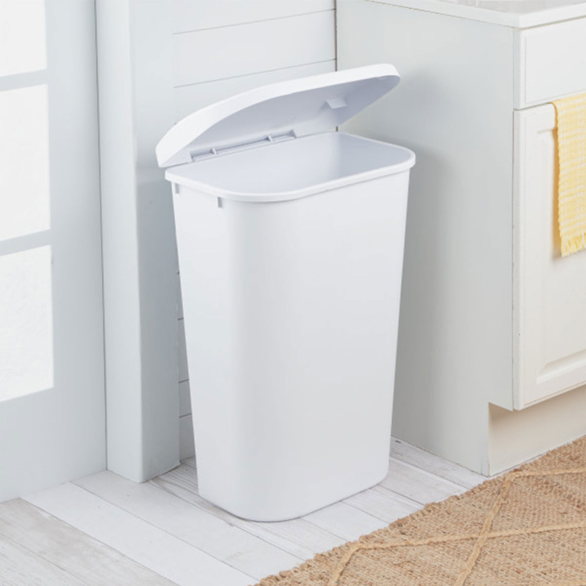 Sterilite 11.3 Gallon Lift Top Lid Wastebasket Kitchen Trash Can, White (6 Pack)
