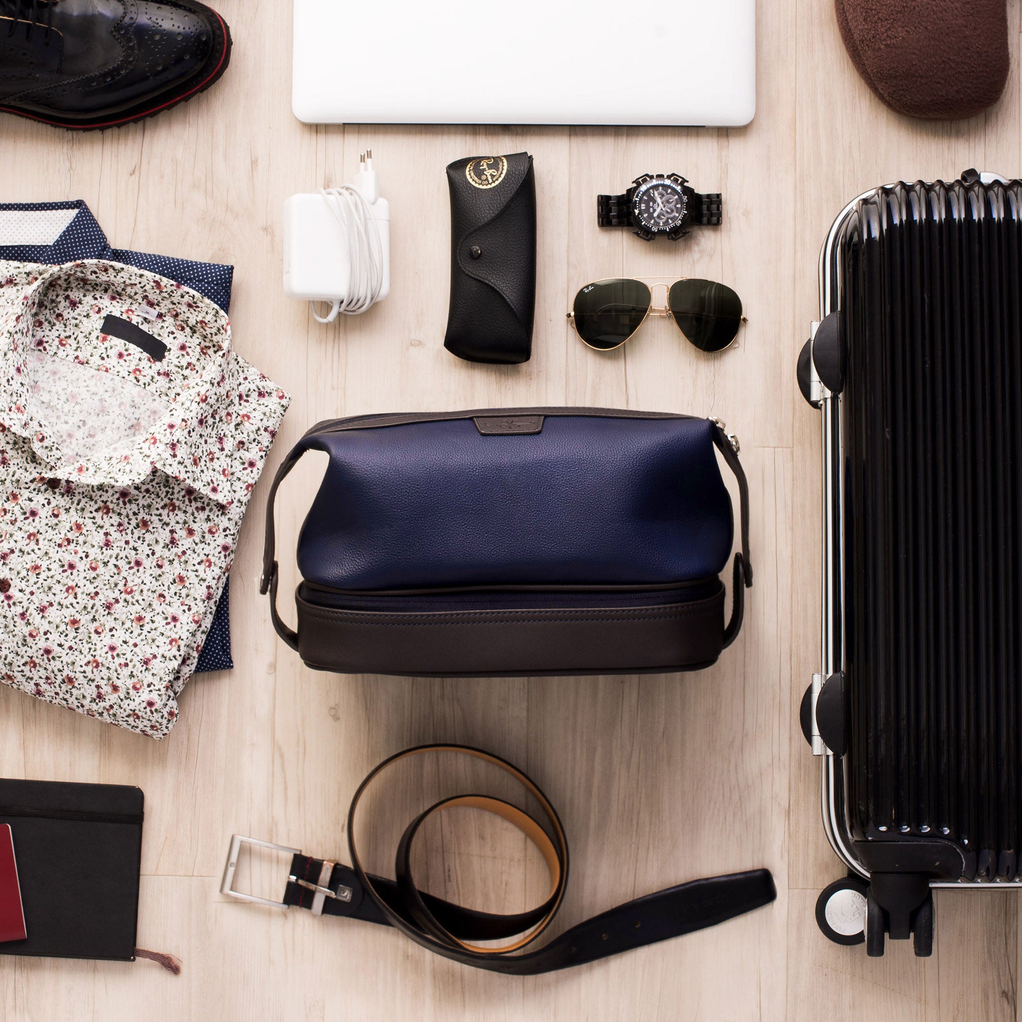 Vetell Leo Large Leather Travel Toiletry Case and Shave Bag (Used) - VMInnovations