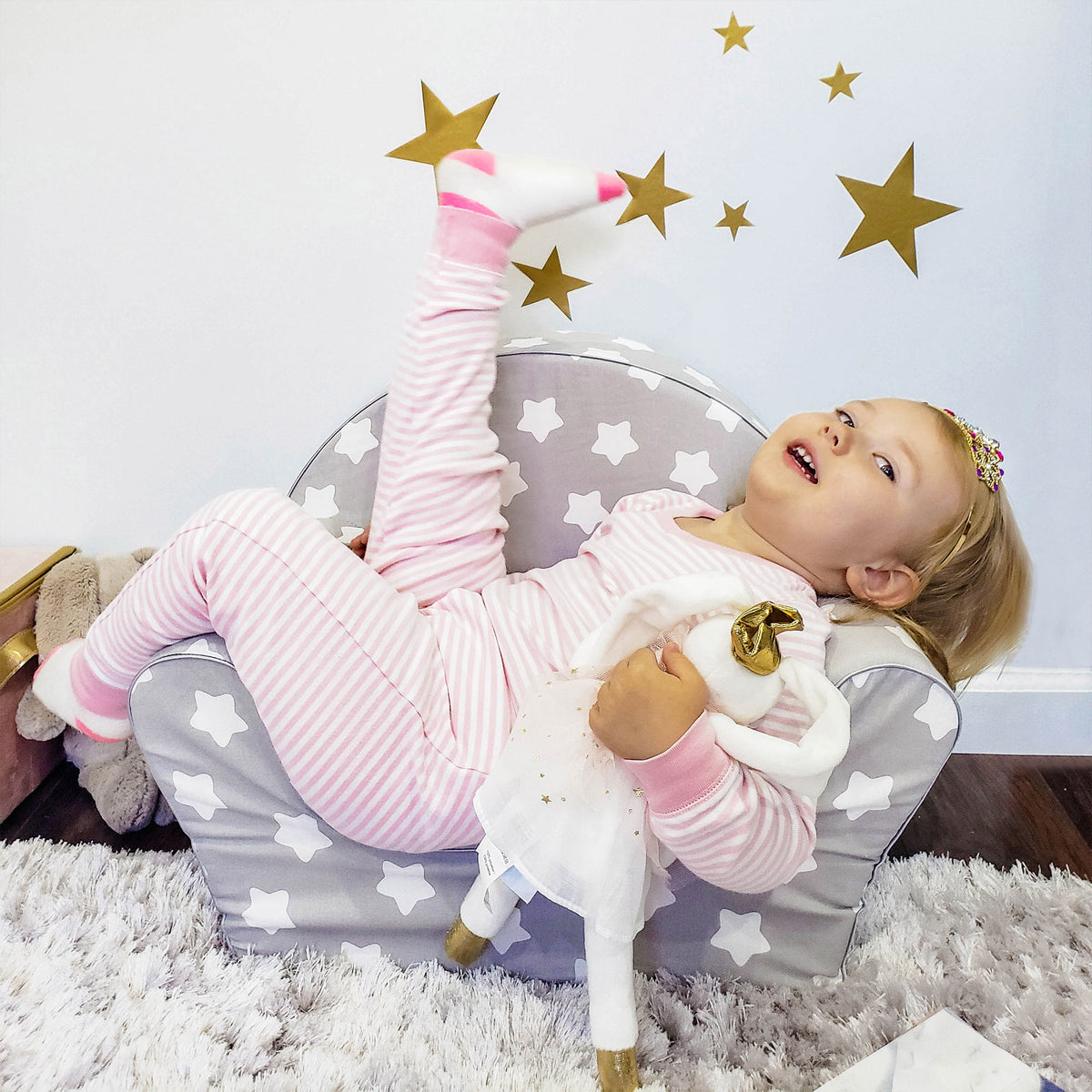 Lightweight Kid Sized Comfy Lounger Reading Chair, Grey w/ Stars (Open Box)