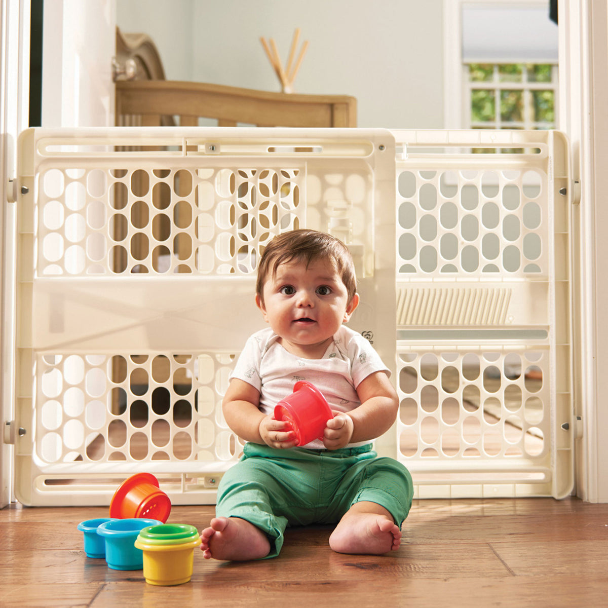 Evenflo Memory Fit Portable Baby Pet Mount Gate for Doorways and Hallways, White - VMInnovations