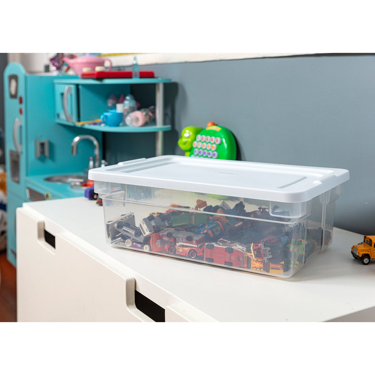 Rubbermaid Classic Clear 12Qt Stackable Heavy Duty Storage Bins (Open Box)