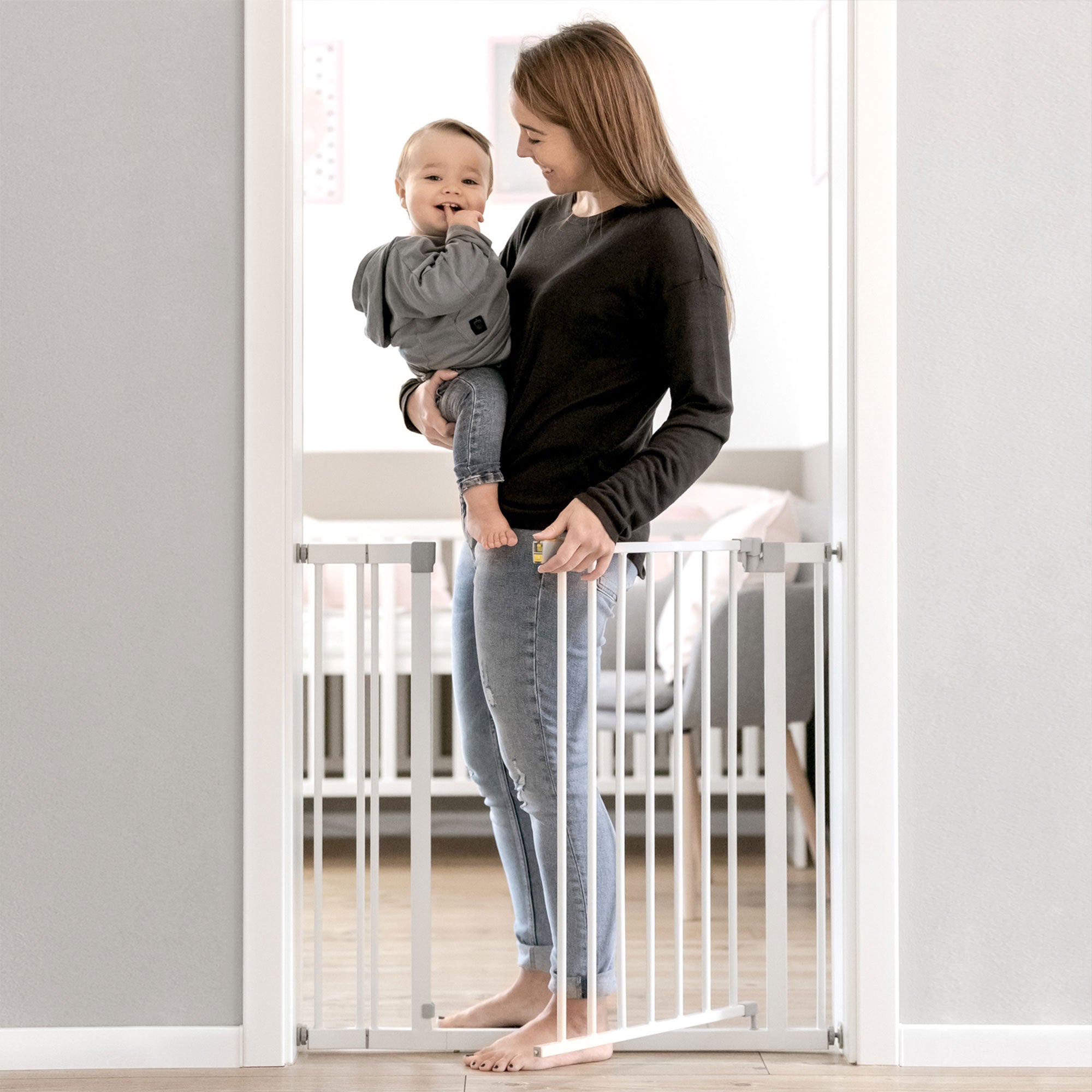 hauck Open N Stop KD Pressure Fit Safety Gate for Doors 29 to 31", White (Used) - VMInnovations