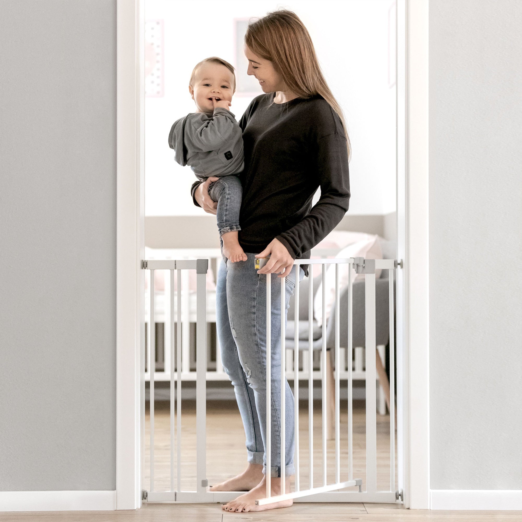 hauck 59726 Open N Stop KD Safety Gate for Doors 29 to 31", White (Open Box) - VMInnovations