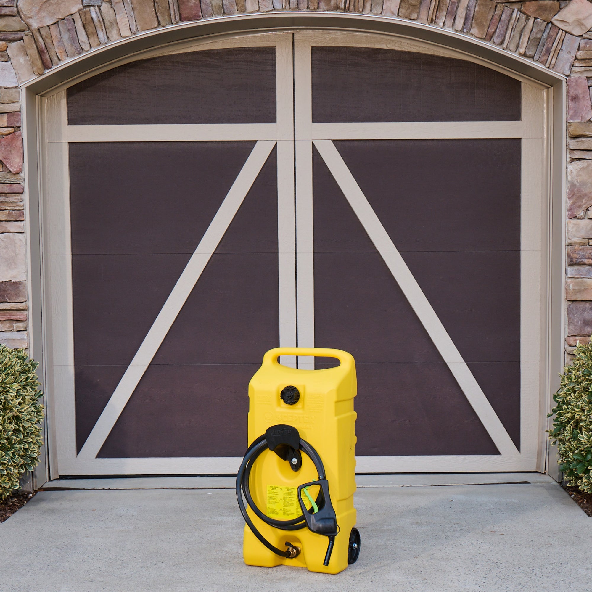 Scepter Flo N' Go Duramax 14 Gal Diesel Fuel Can Caddy & Pump, Yellow (Open Box)