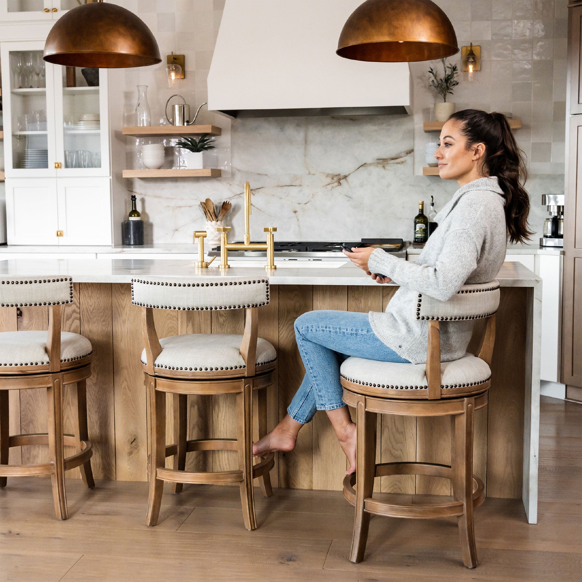 Maven Lane Swivel Kitchen Counter Stool 26"H, Weathered Oak (For Parts) (4pk)