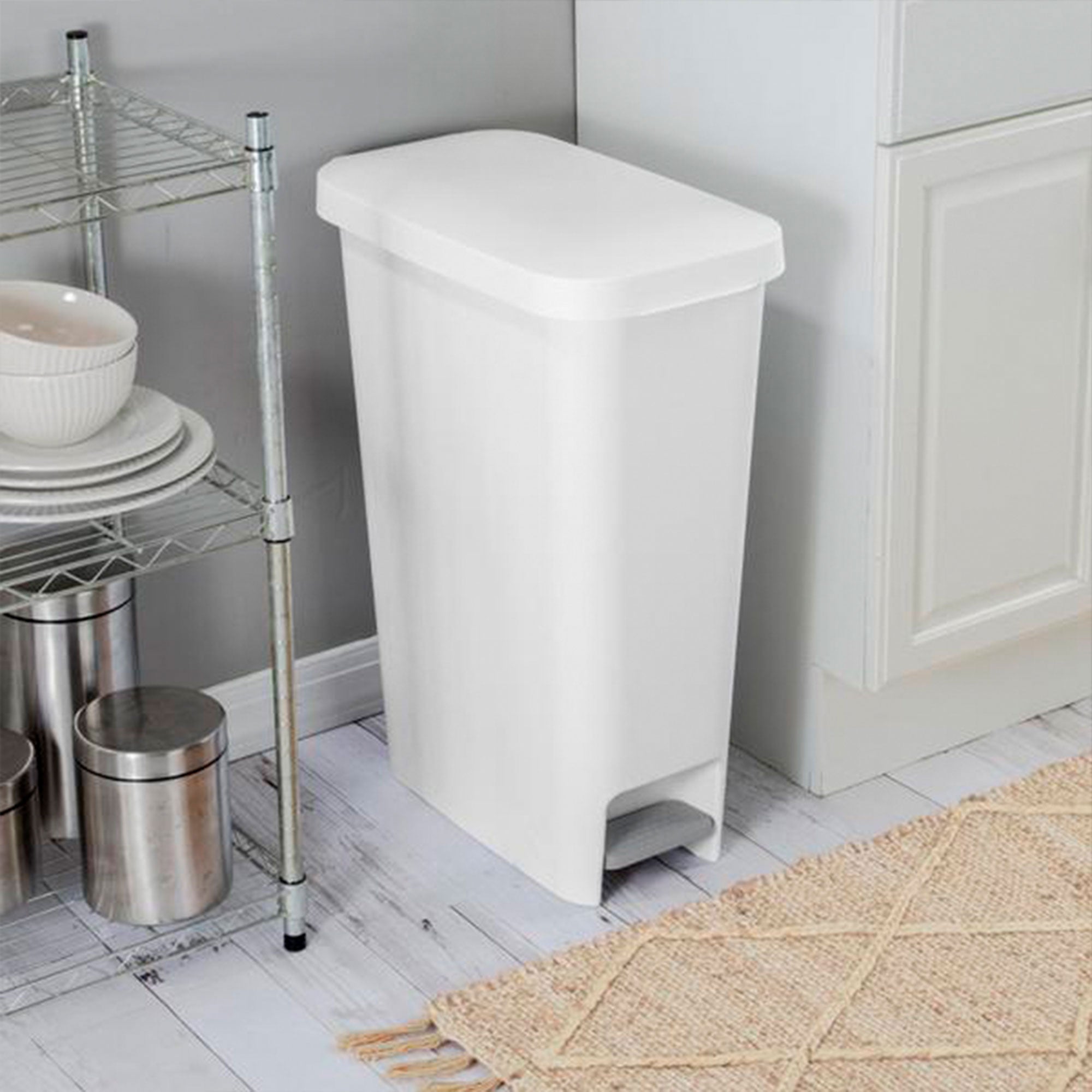 Sterilite 11 Gal. Slim Handsfree Portable Wastebasket Trash Can, White (16 Pack)