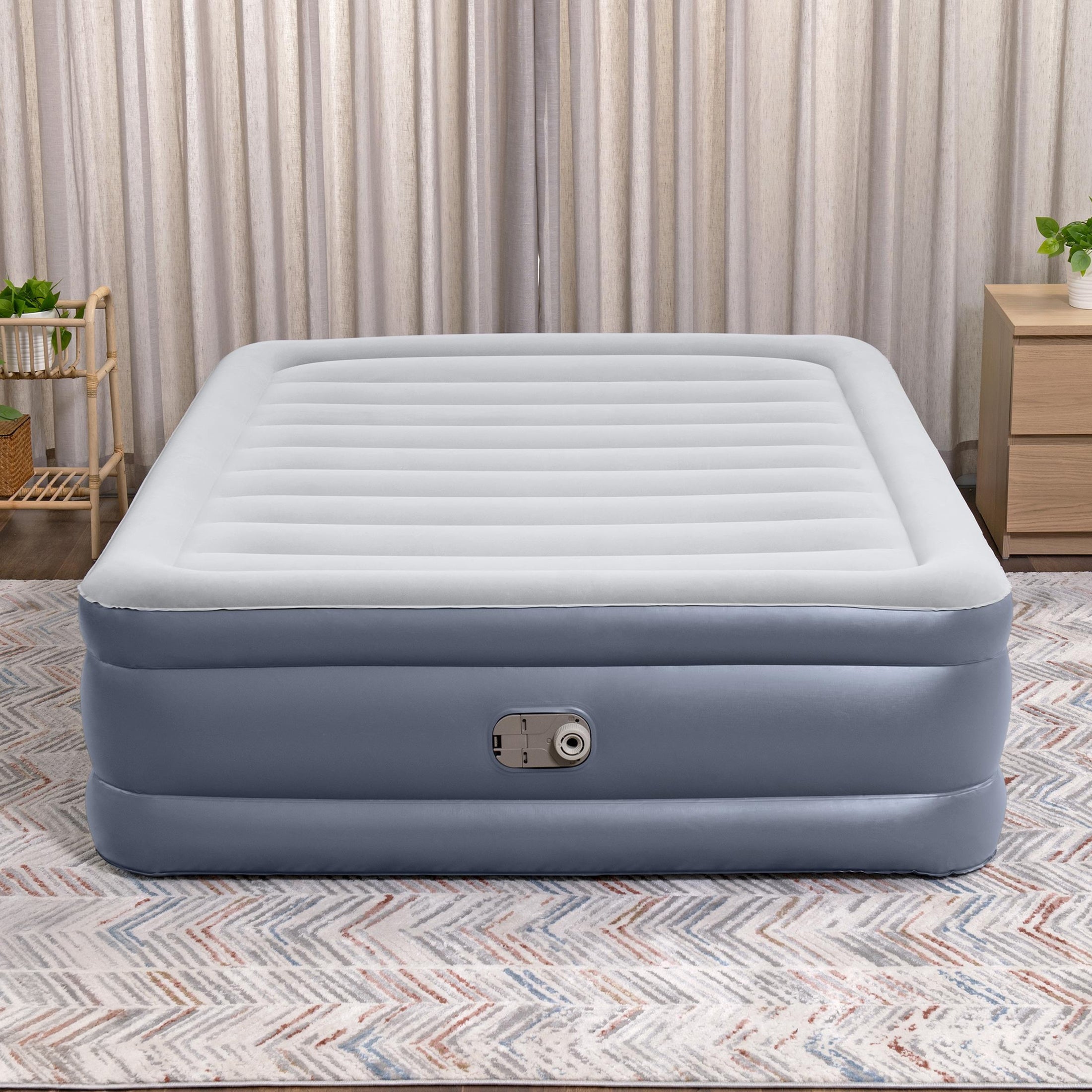 Tritech Air Mattress w/Built-in AC Pump & Antimicrobial Coating, Queen (Used)