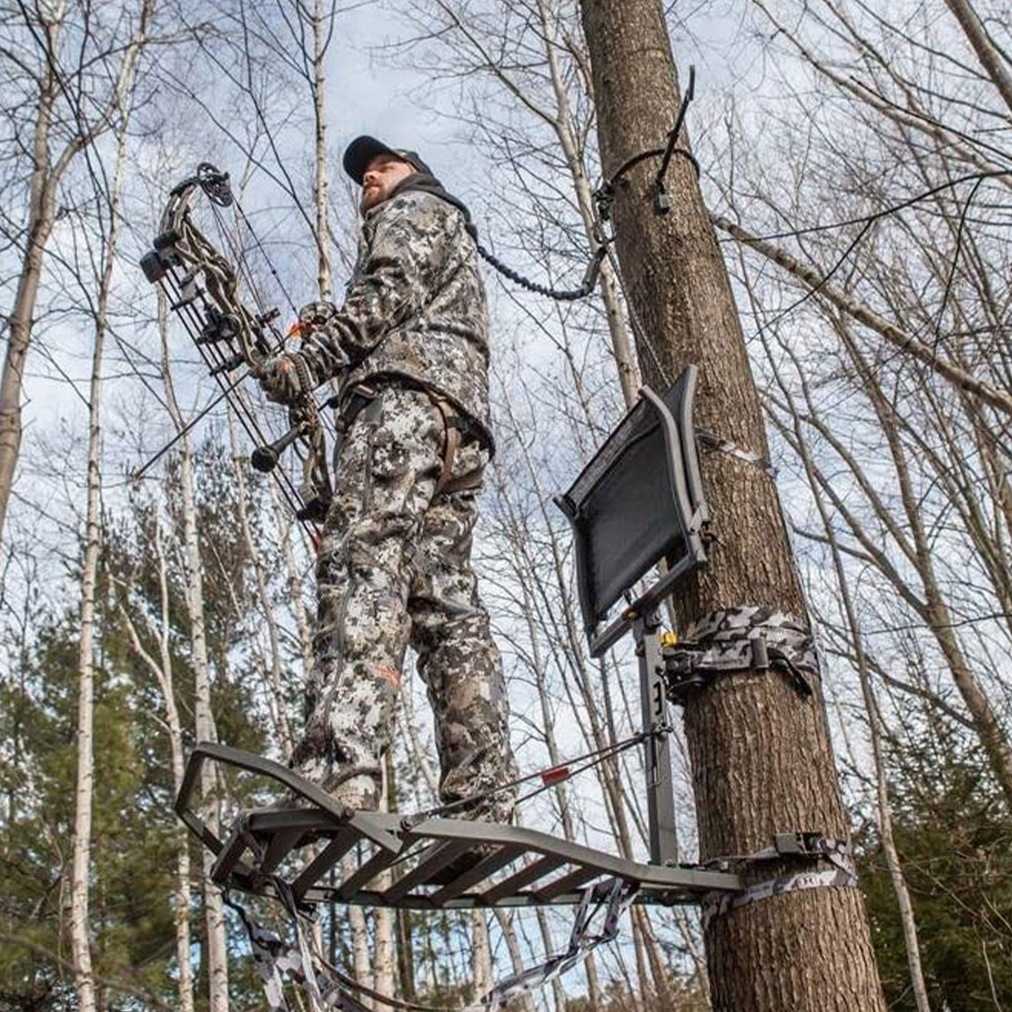 Hawk Helium Kickback Hang On Tree Stand w/Footrest & Set of 3 Climbing Sticks - VMInnovations