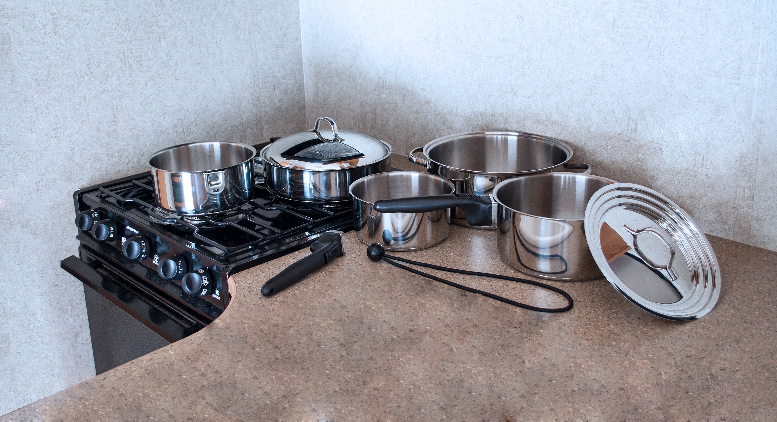 Camco 10 Piece Stainless Steel Cookware Nesting Pot Set w/Handle & Storage Strap - VMInnovations