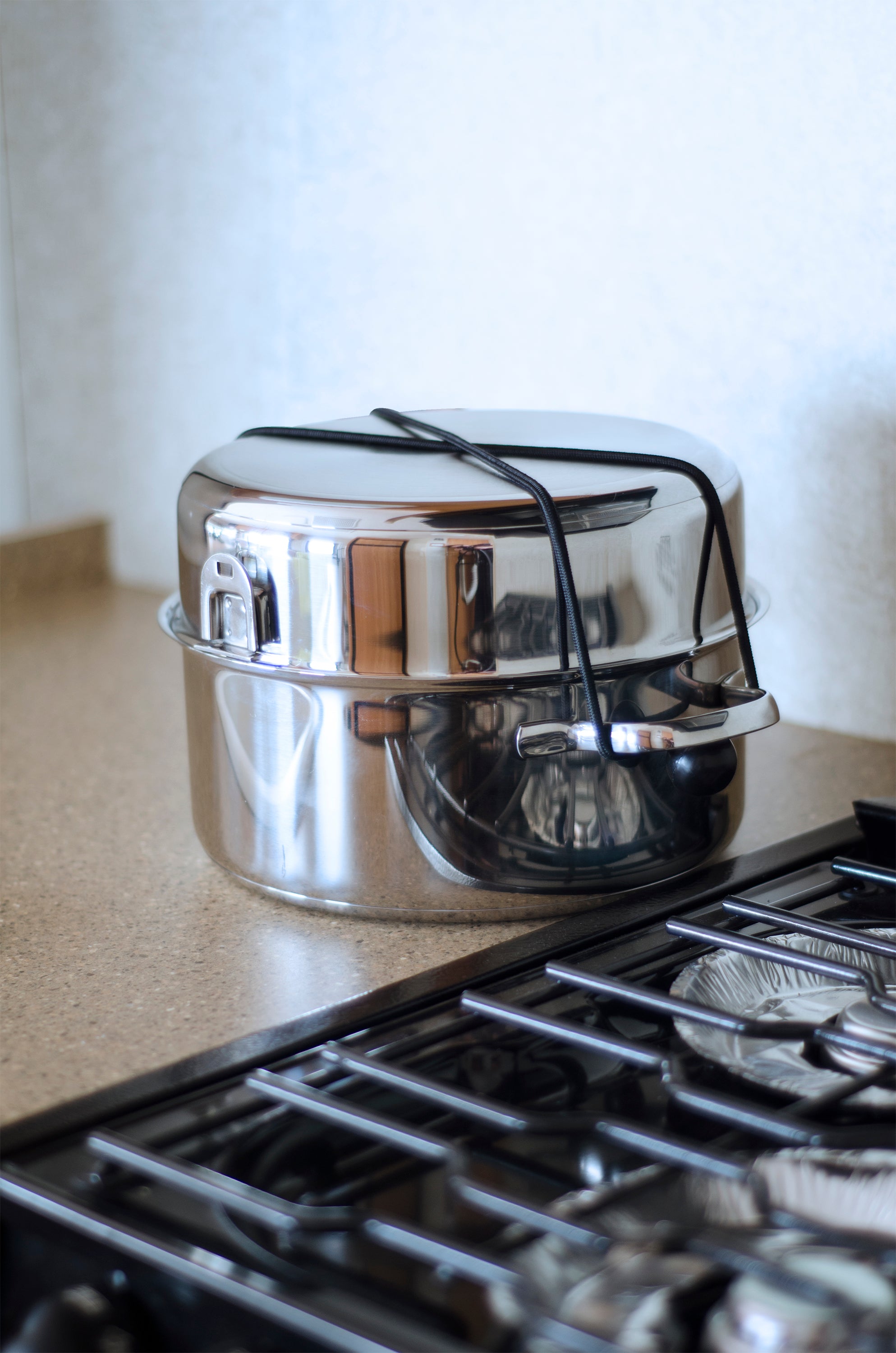 Camco 10 Piece Stainless Steel Cookware Nesting Pot Set w/Handle & Storage Strap - VMInnovations