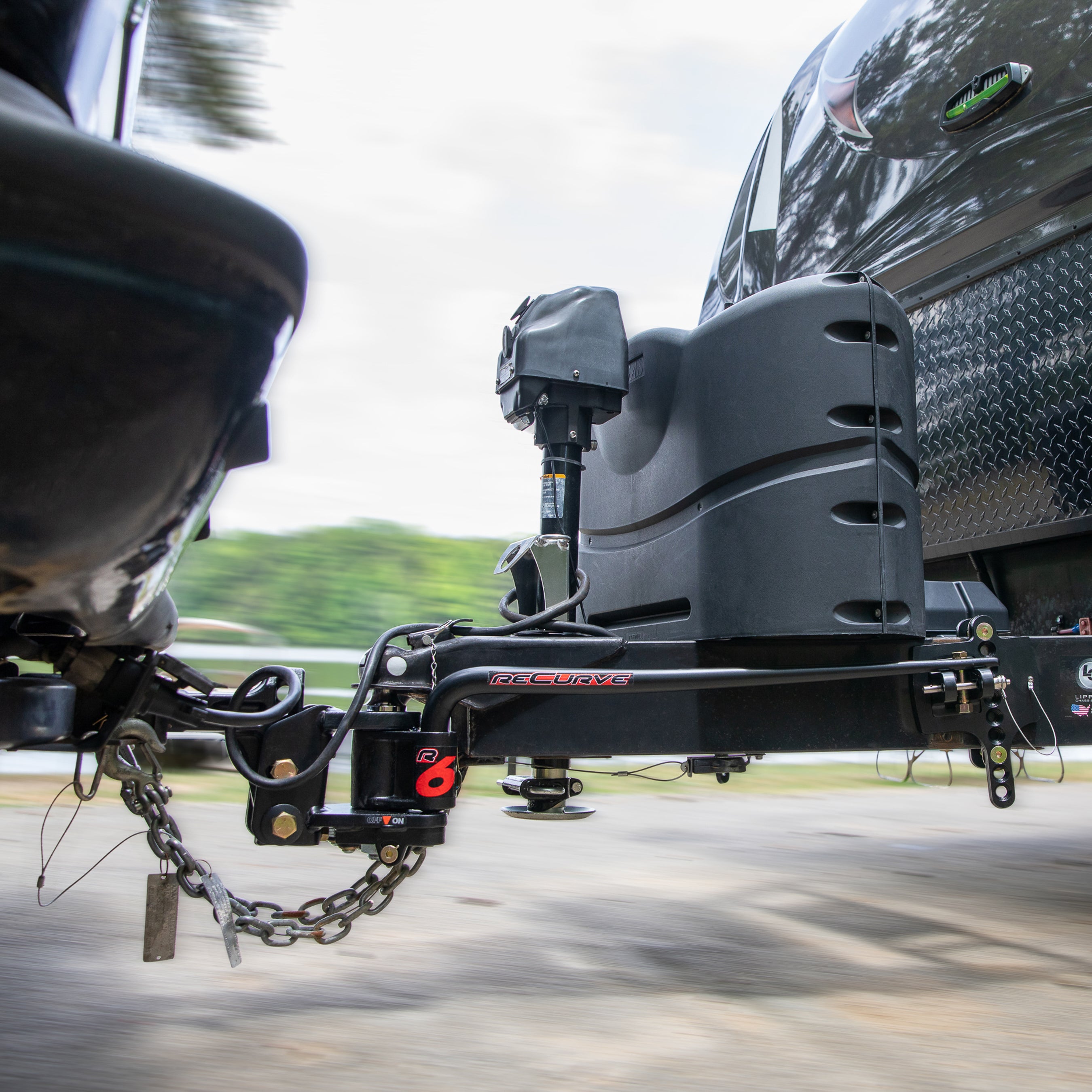 Camco Eaz Lift ReCurve R6 Weight Distribution Hitch w/15,000 lbs Capacity, Black - VMInnovations