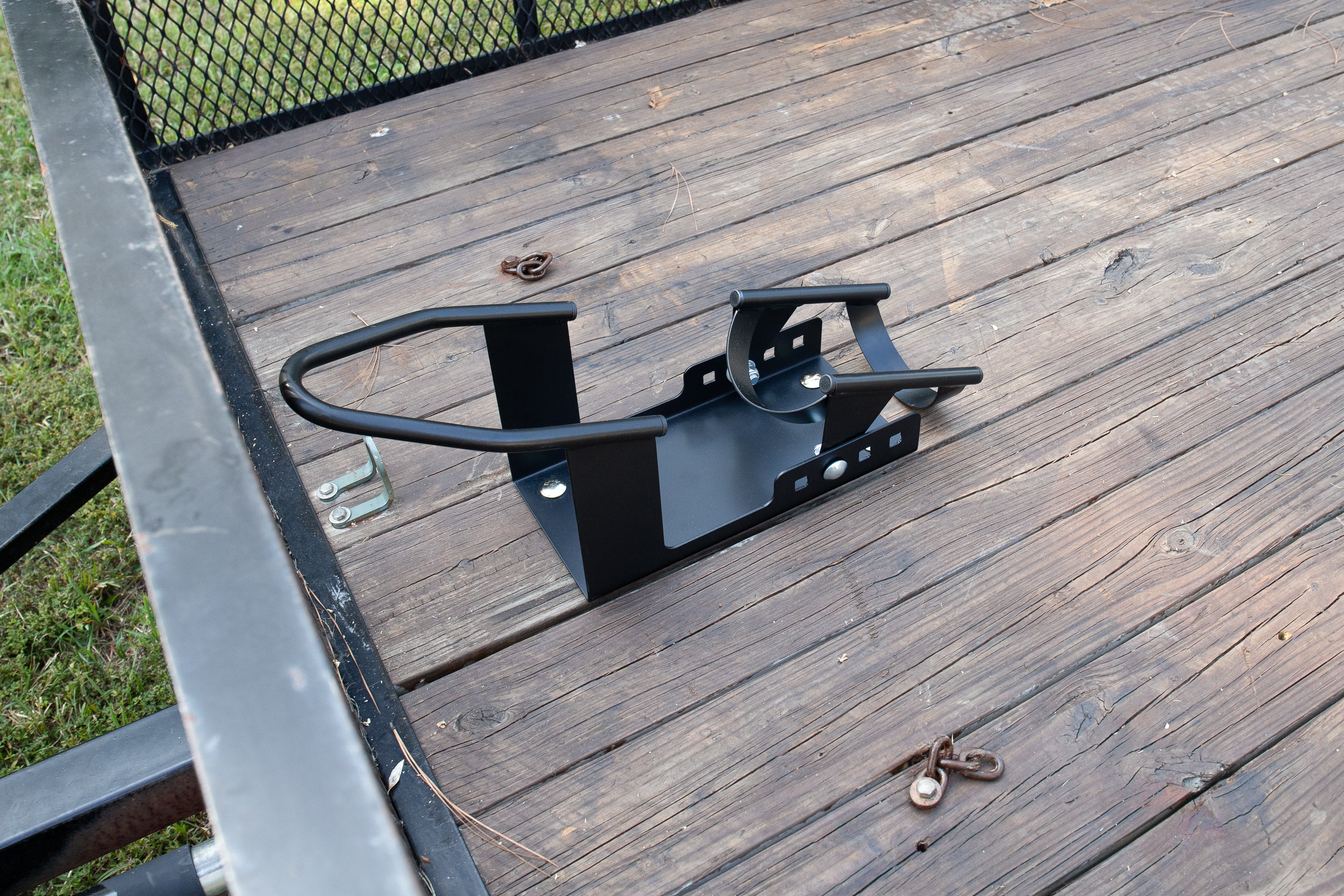 Camco Motorcycle Wheel Chock Mount with Handlebar Straps & Universal Tire Fit - VMInnovations