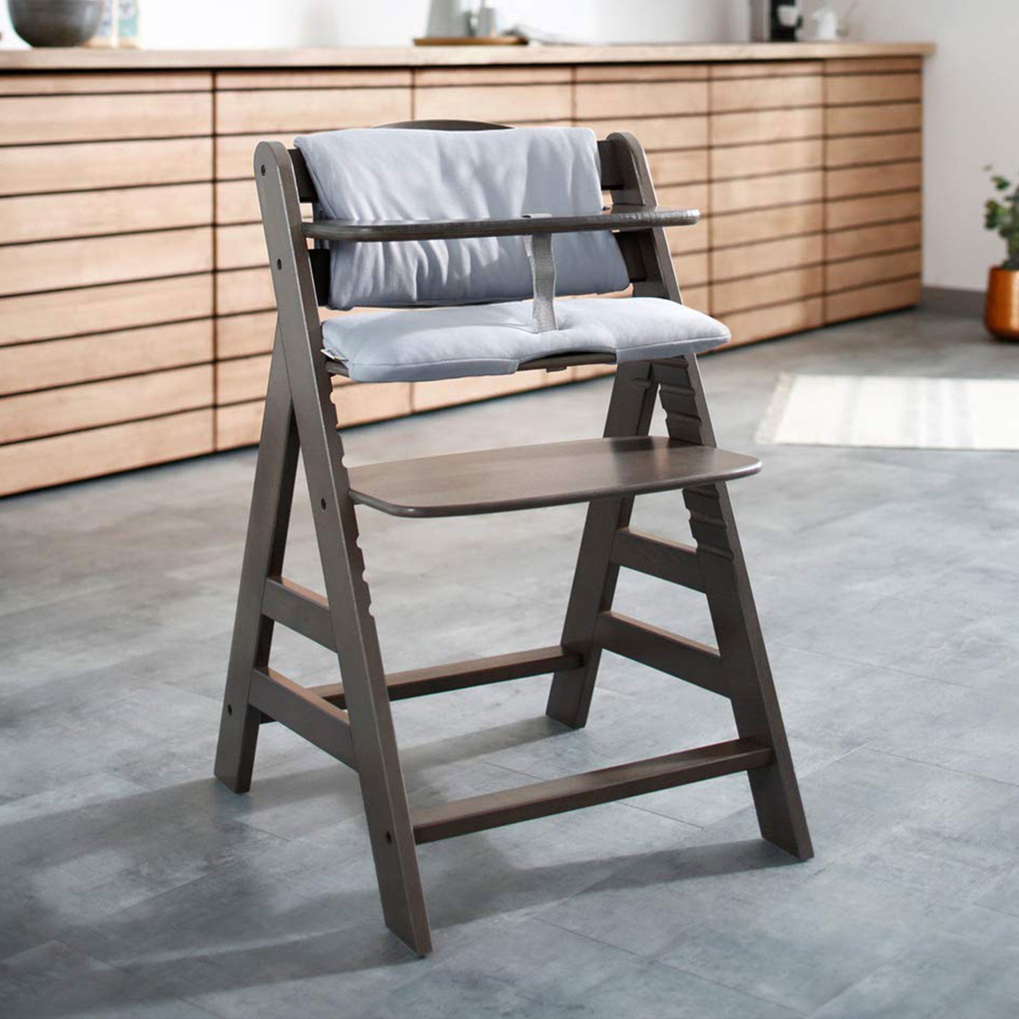 hauck Alpha+/Beta+ High Chair Tray Table, White & Deluxe Seat Cushion Pad, Grey - VMInnovations