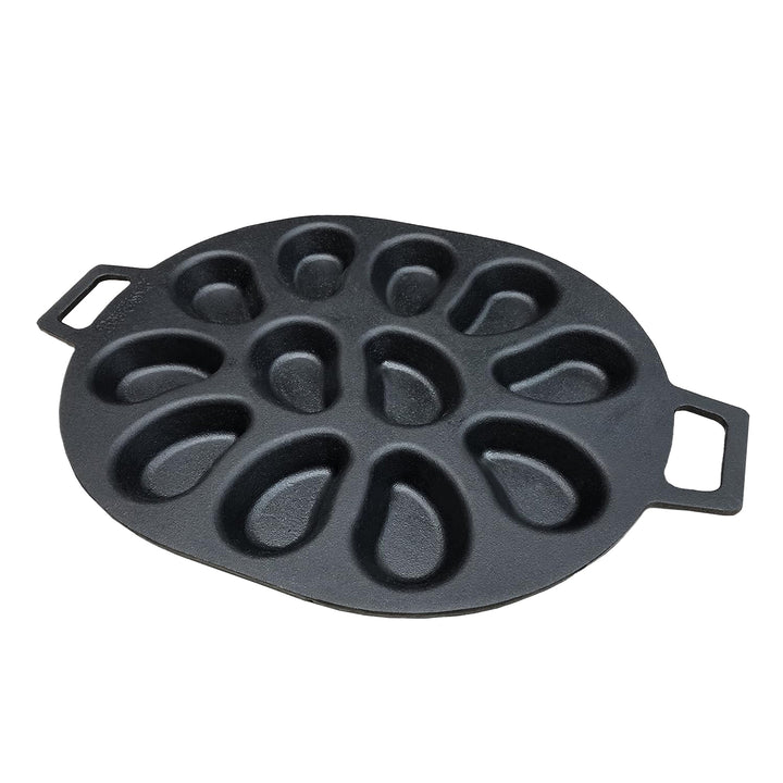 Bayou Classic Cast Iron Shellfish Shaped Oyster Grill Pan for 12 Clams, Black - VMInnovations