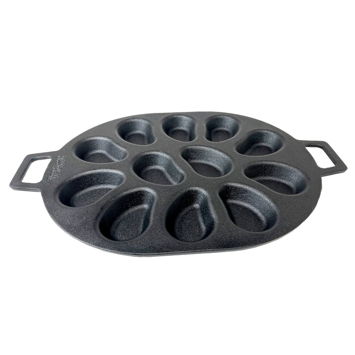 Bayou Classic Cast Iron Shellfish Shaped Oyster Grill Pan for 12 Clams, Black - VMInnovations
