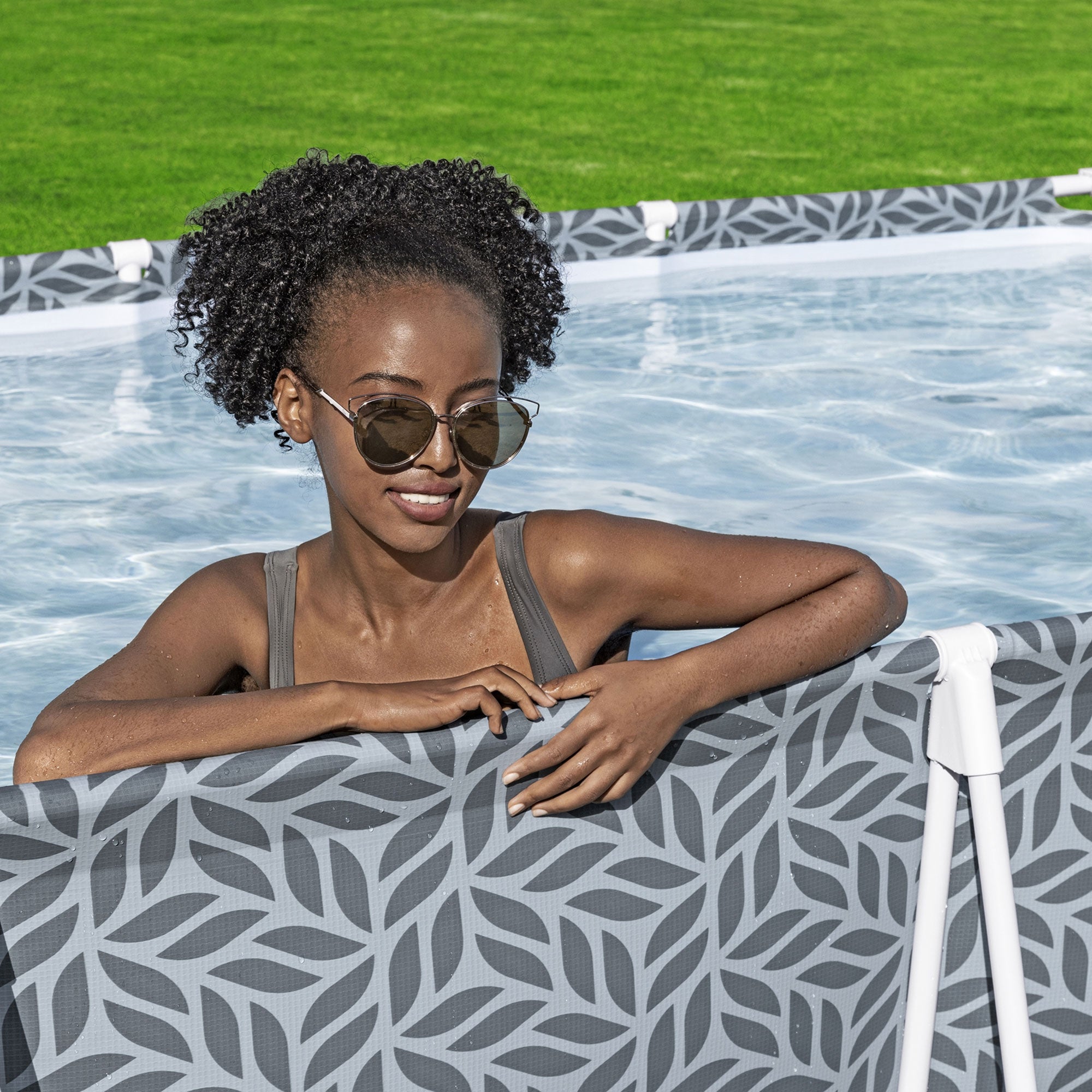Bestway Steel Pro 12' x 6'7" x 26" Rectangle Above Ground Swimming Pool (Used) - VMInnovations