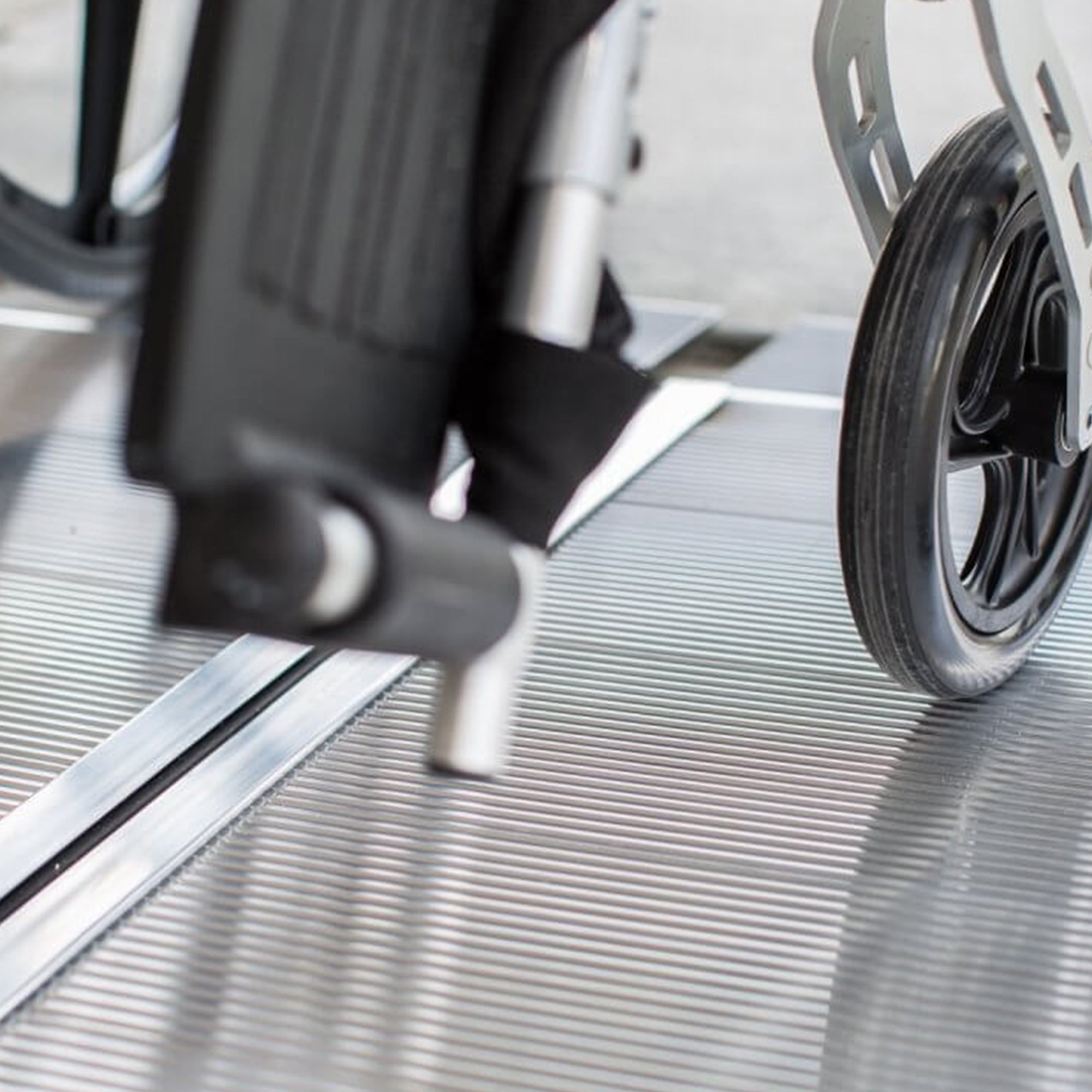 EZ-ACCESS SUITCASE 3’ x 30" Portable Ramp for Scooters & Wheelchairs (Open Box) - VMInnovations