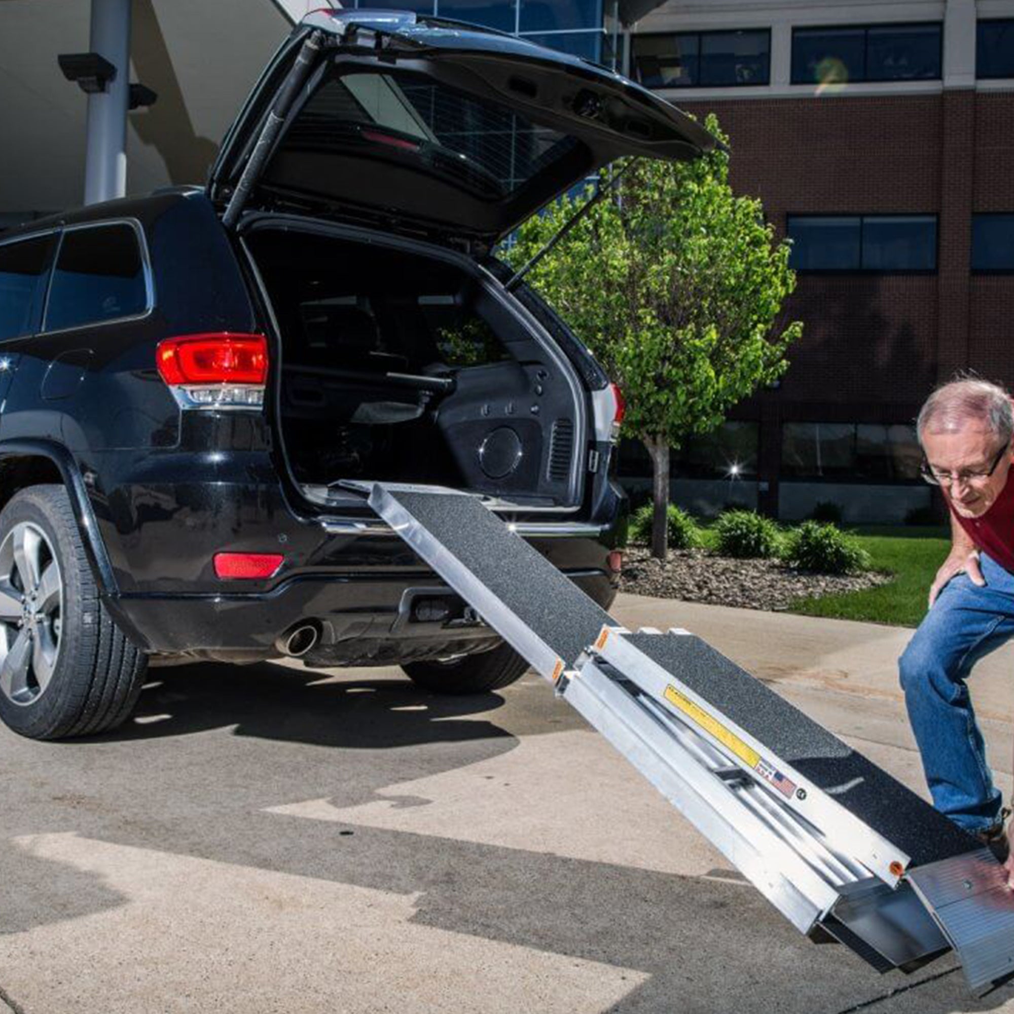 EZ-ACCESS SUITCASE 5Ft Portable Ramp w/Surface That Resists Slips (Open Box)