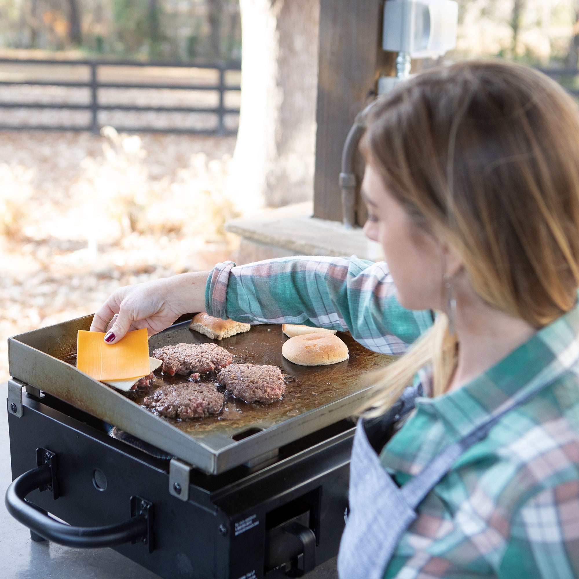 Razor Universal Rolling Prep Cart and 19 Inch Single Burner LP Propane Gas Grill - VMInnovations