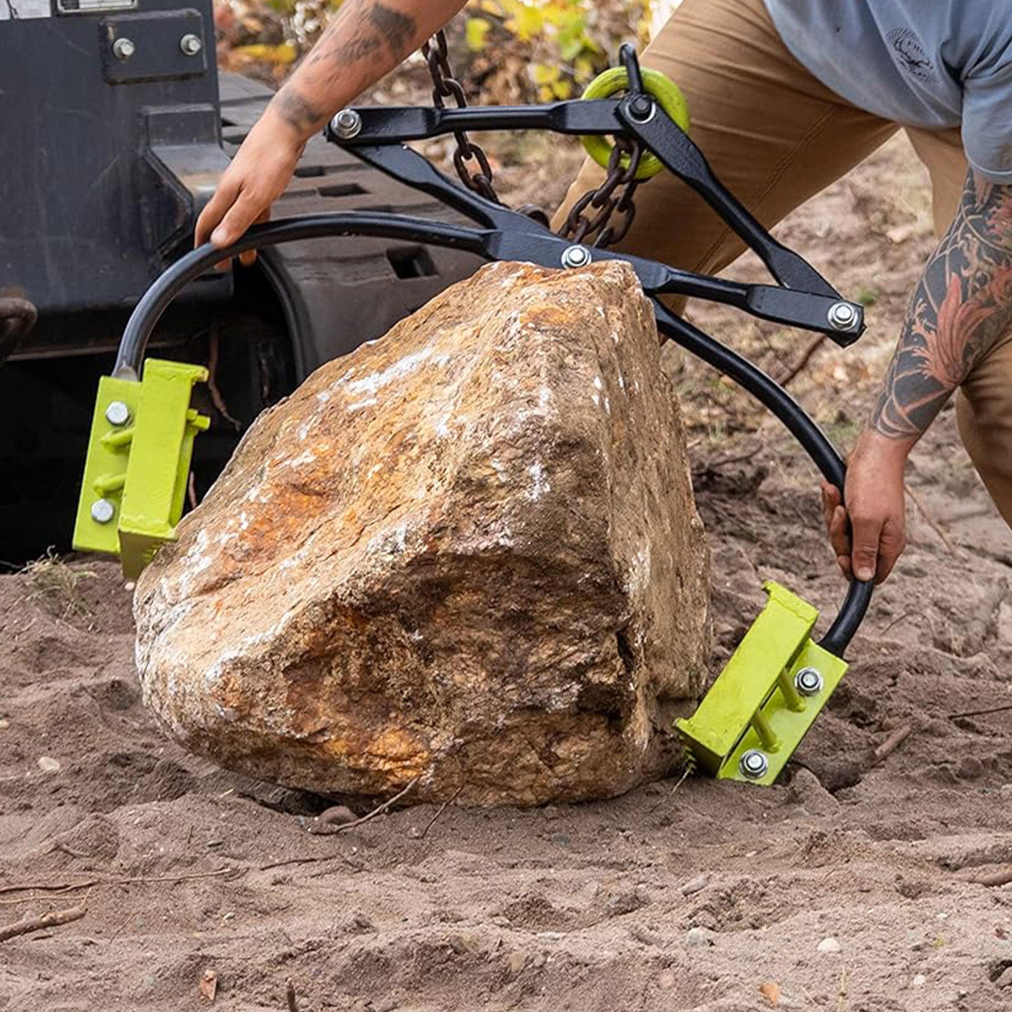 Boulder Tuff Powder Coated 1,100 Pound Capacity Rock Boulder Tongs, Green (Used) - VMInnovations