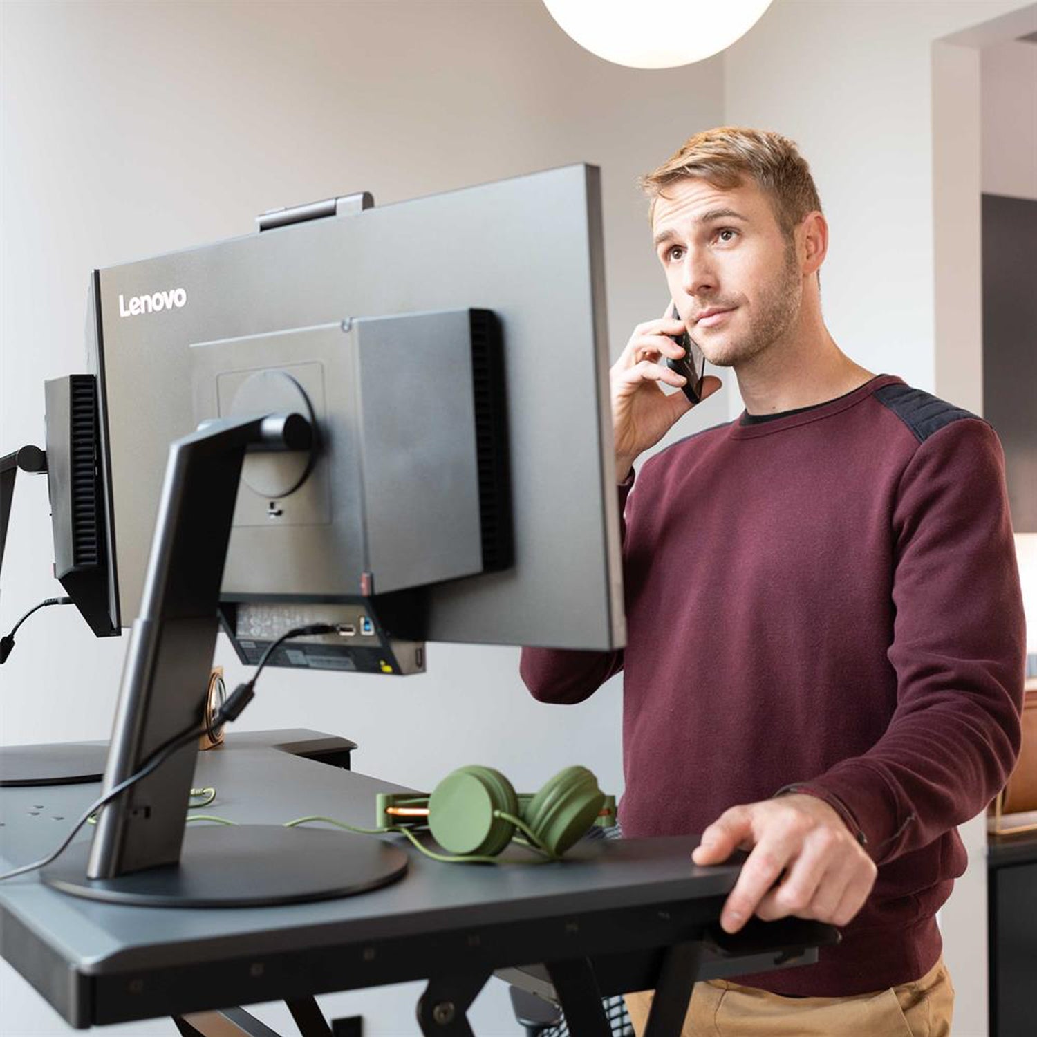 Ergotron WorkFit-TL Adjustable Sit to Stand Standing Desk Workstation Converter