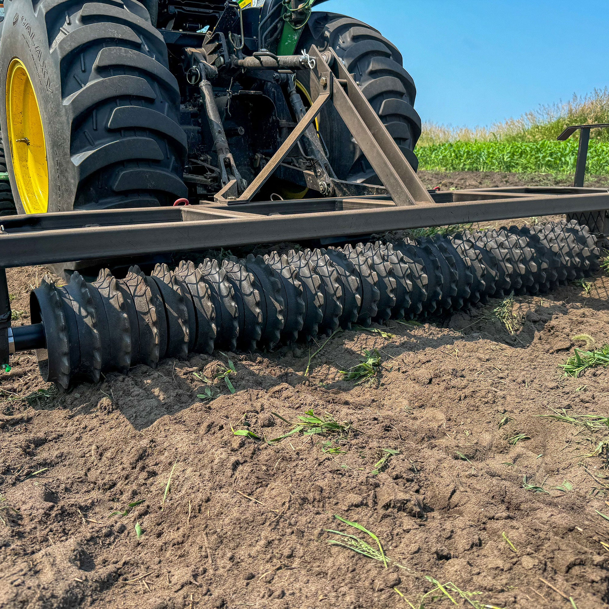 Field Tuff 6 Feet 3 Point Cultipacker, Cast Iron Wheels, 72 Inch Working Width - VMInnovations