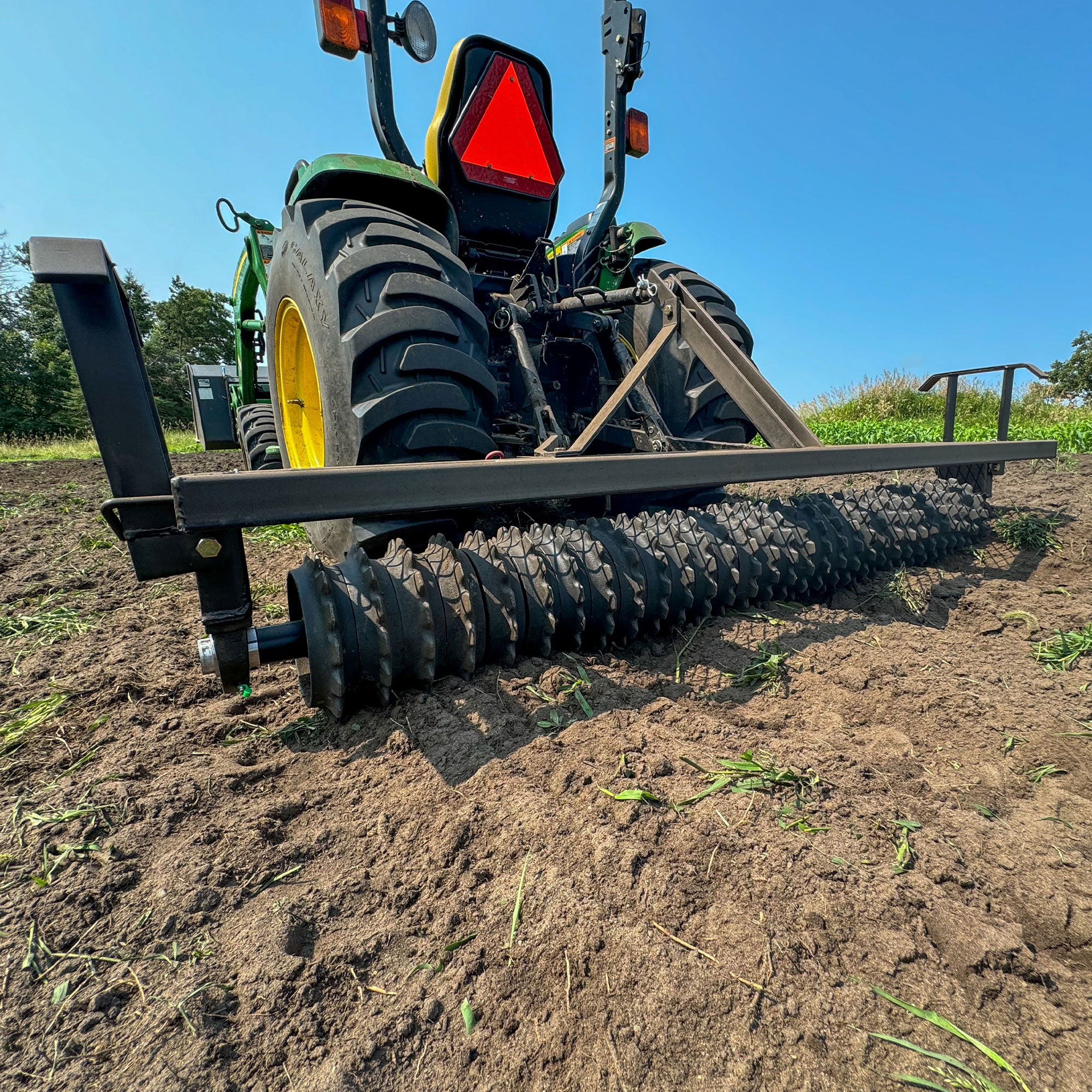 Field Tuff 6 Feet 3 Point Cultipacker, Cast Iron Wheels, 72 Inch Working Width - VMInnovations
