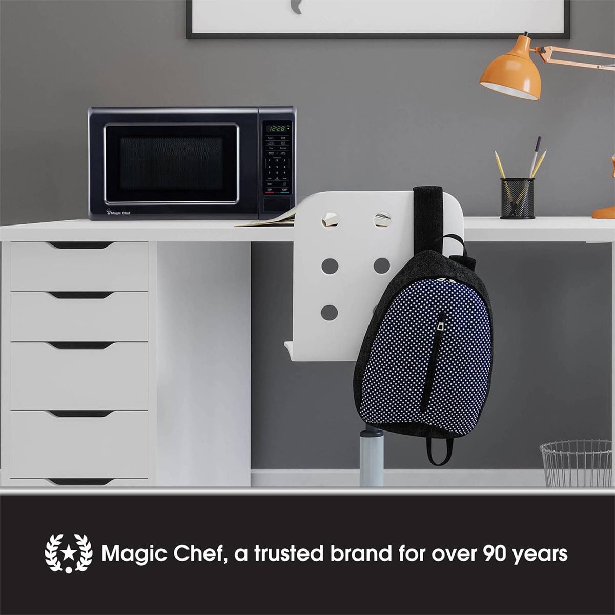 Magic Chef 0.9 Cubic Feet 900 Watt Stainless Microwave Oven, Black (Open Box) - VMInnovations