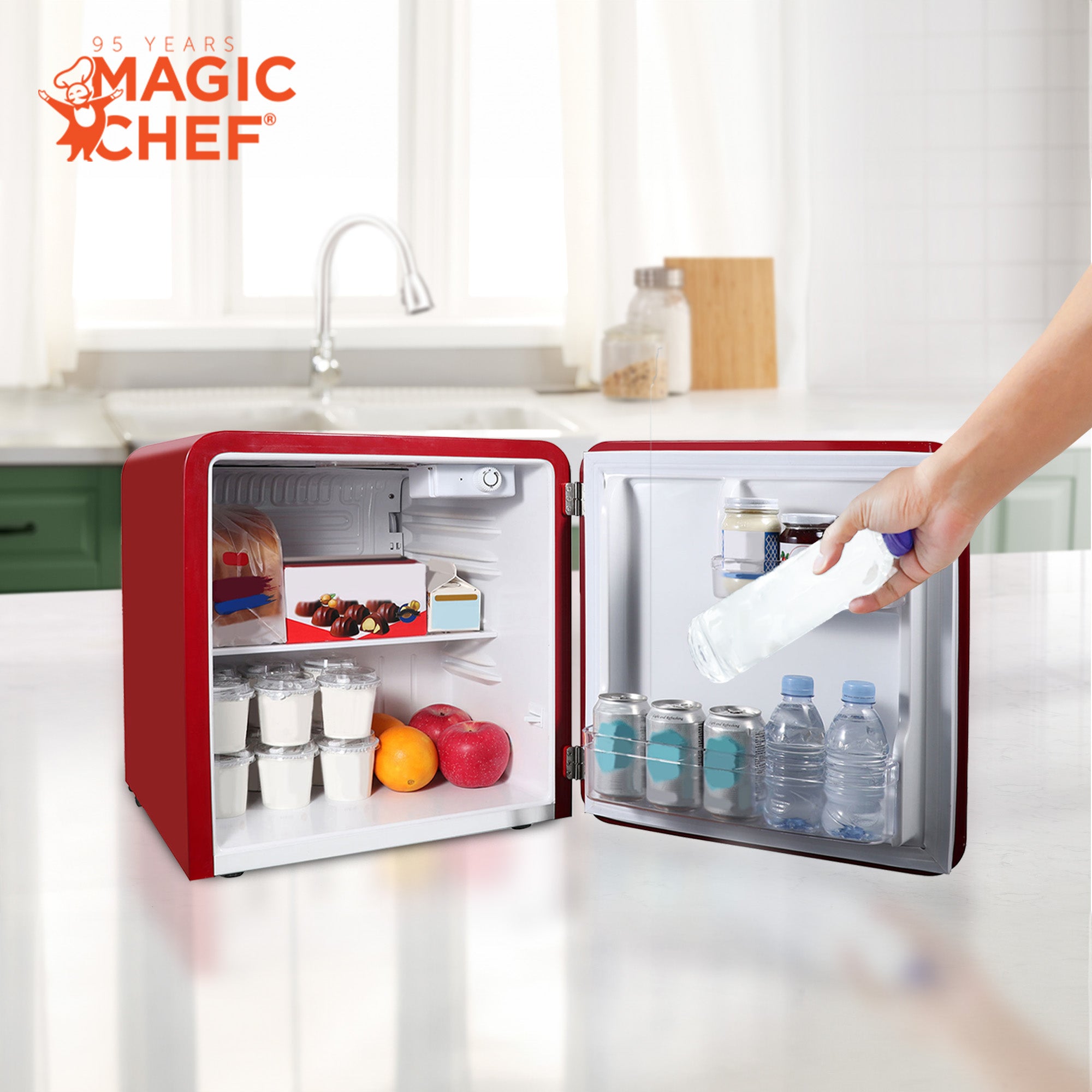 Magic Chef 1.6 Cubic Feet Retro Style Mini Fridge w/Interior LED Light,Red(Used)