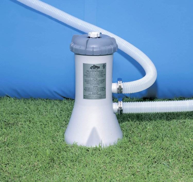 Intex 530 GPH Easy Set Swimming Pool Filter Pump & Skooba Vac Vacuum Combo