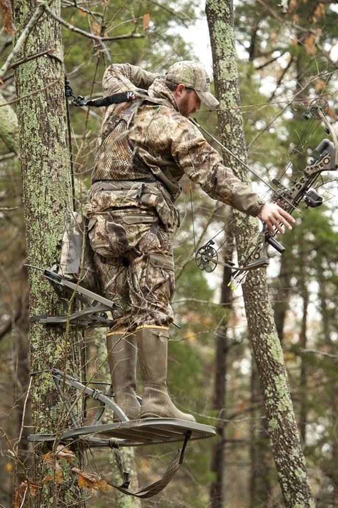 NEW! Summit Openshot SD Self Climbing Treestand - Deer Hunting + 2 Storage Bags