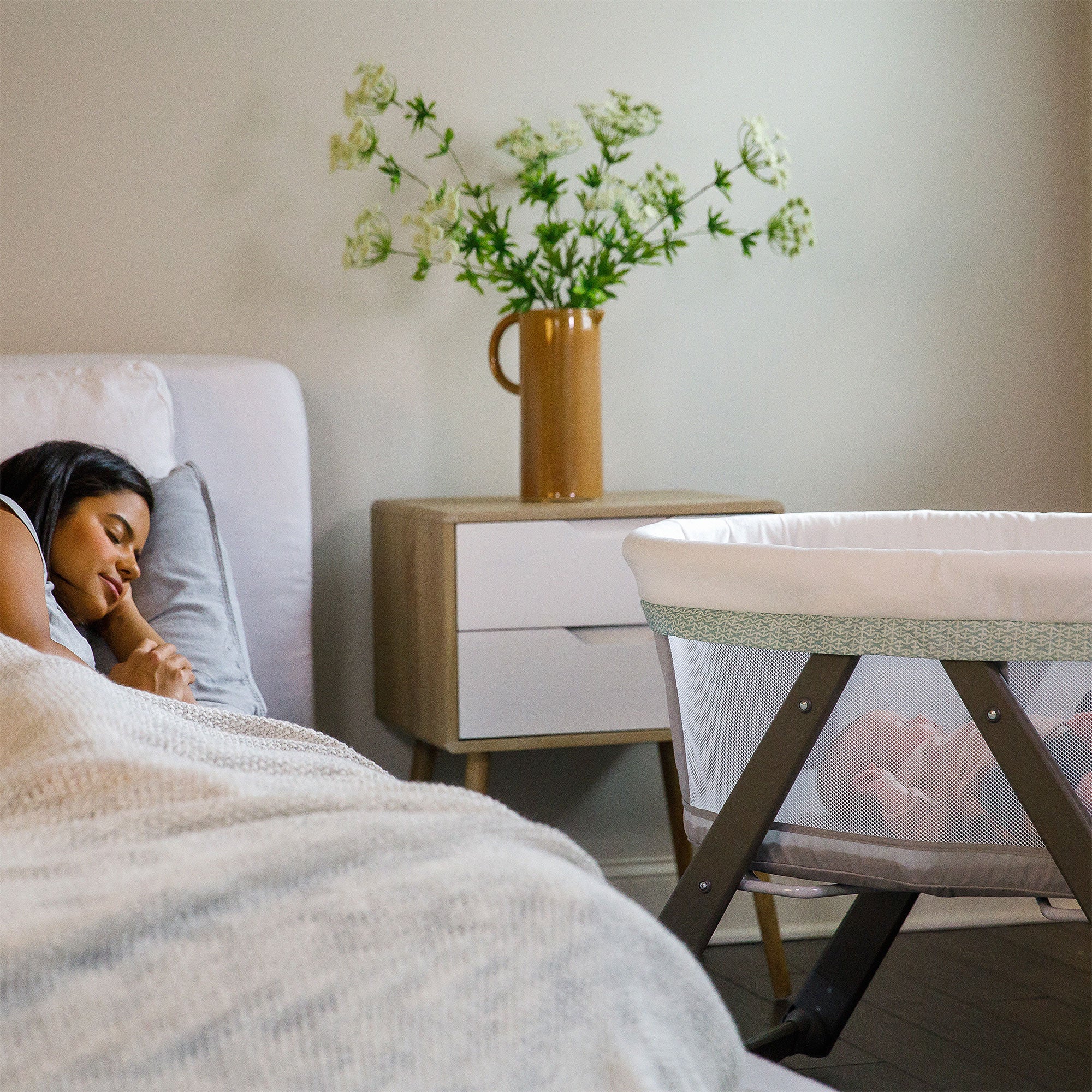 Ingenuity Foldaway Rocking Wood Frame Portable Folding Rocking Bassinet, Wallace - VMInnovations