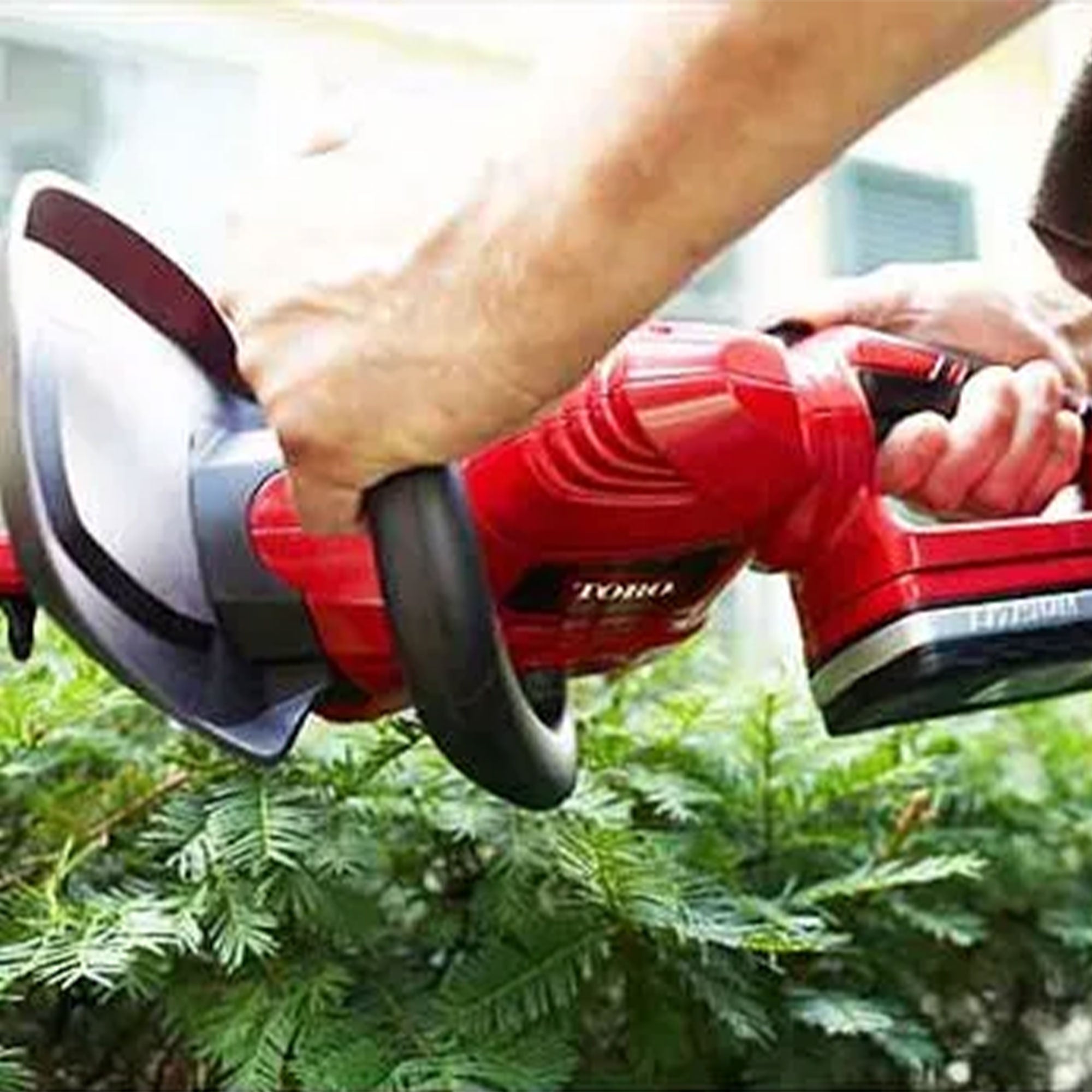 Toro 20V Max 22" (56 cm) Cordless Hardened Steel Hedge Trimmer (Open Box) - VMInnovations