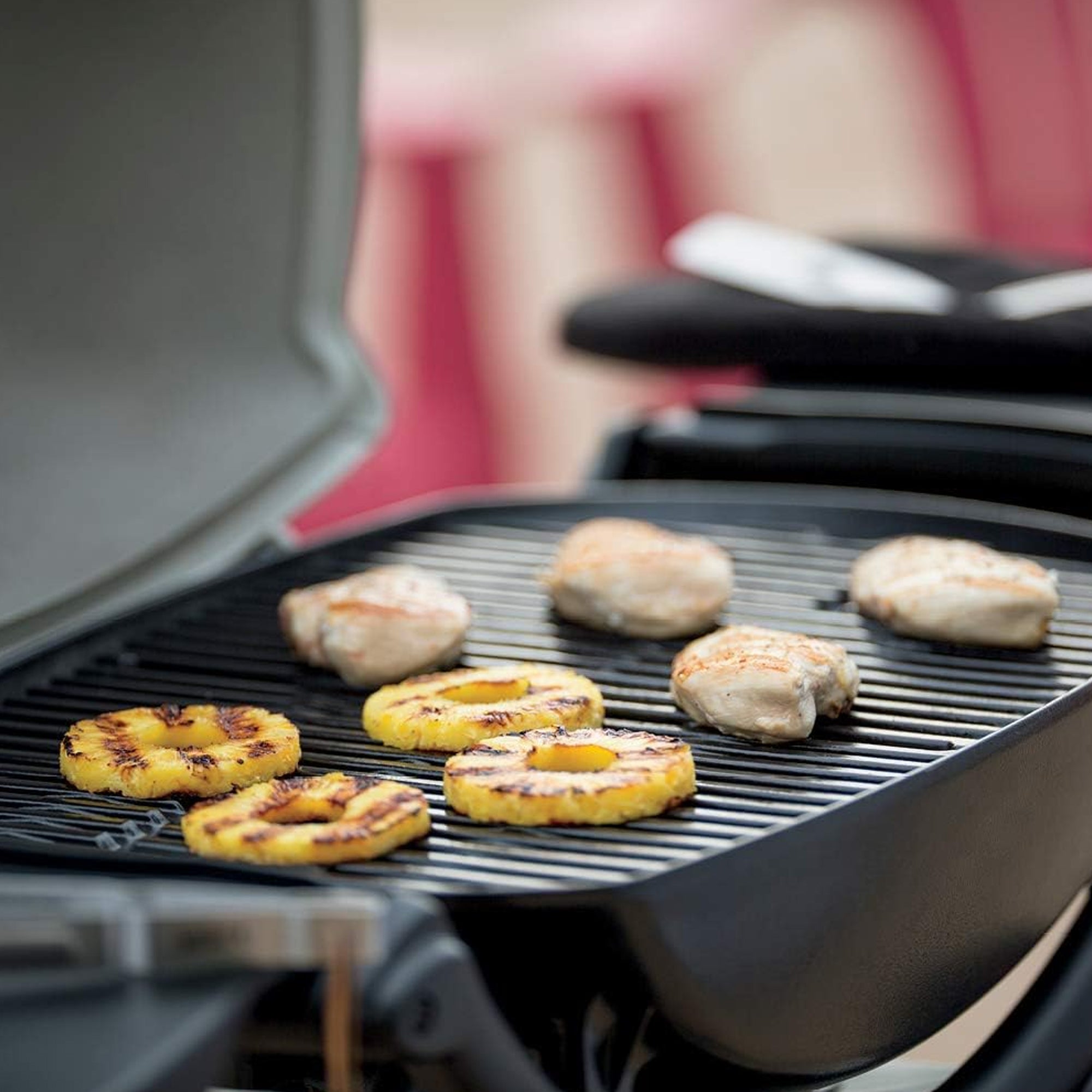 Weber Q 2200 Aluminum Portable 12,000 BTU Liquid Propane Gas Grill w/Thermometer - VMInnovations