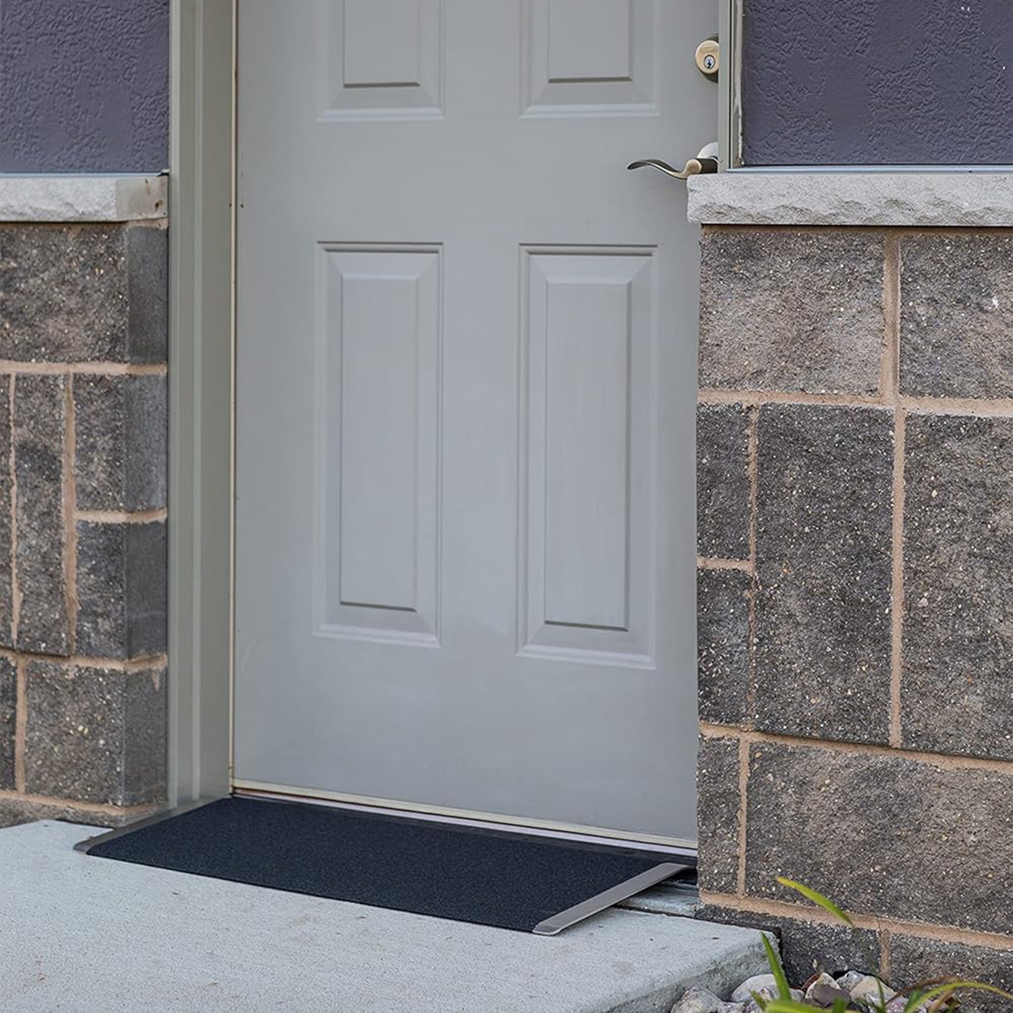 EZ-ACCESS TRANSITIONS 32"x8" Angled Entry Plate Threshold Ramp, Black (Open Box) - VMInnovations