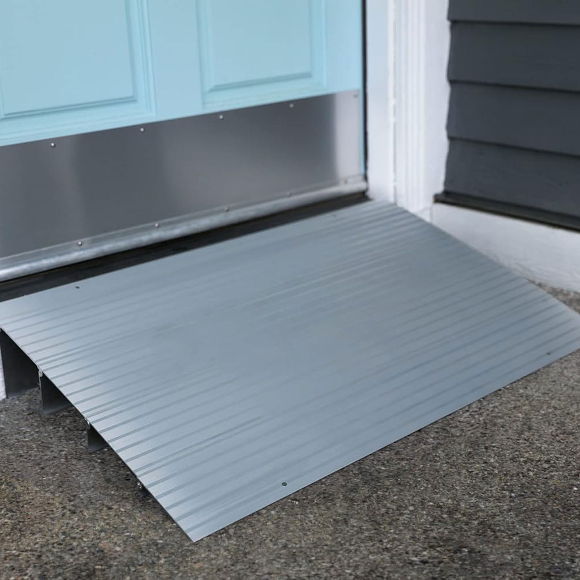 EZ-ACCESS TRANSITIONS 2” Portable Self Supporting Aluminum Entry Ramp (Open Box) - VMInnovations