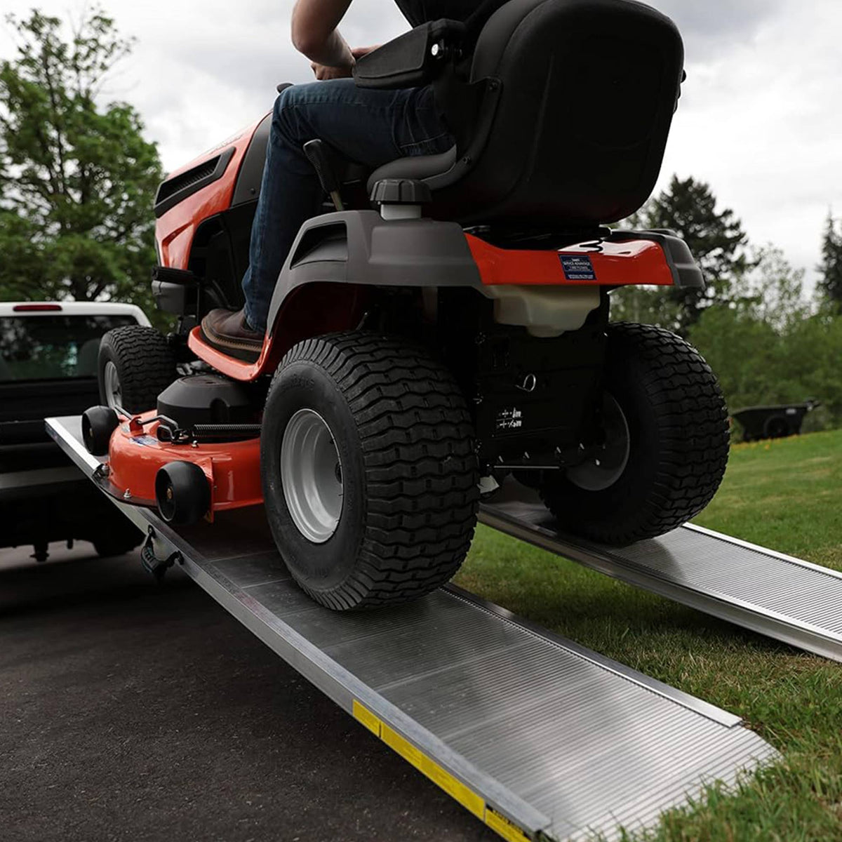 EZ-ACCESS TRAVERSE 2ft Singlefold Edgeless Portable Loading Ramp (Open Box) - VMInnovations