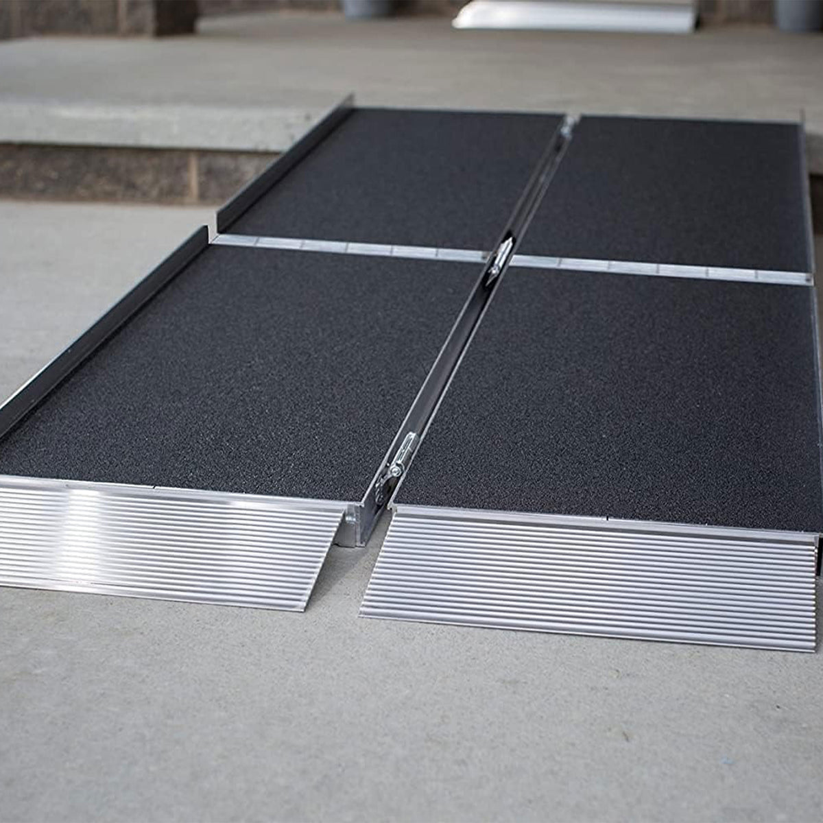 EZ-ACCESS SUITCASE 6' TRIFOLD Ramp with Surface That Resists Slips (Used) - VMInnovations