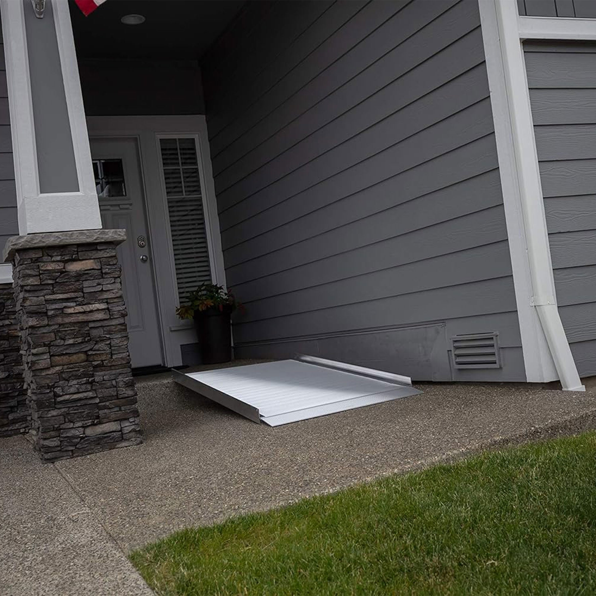 EZ-ACCESS 3G 8ft Solid Surface Aluminum Portable Wheelchair Ramp (Open Box) - VMInnovations