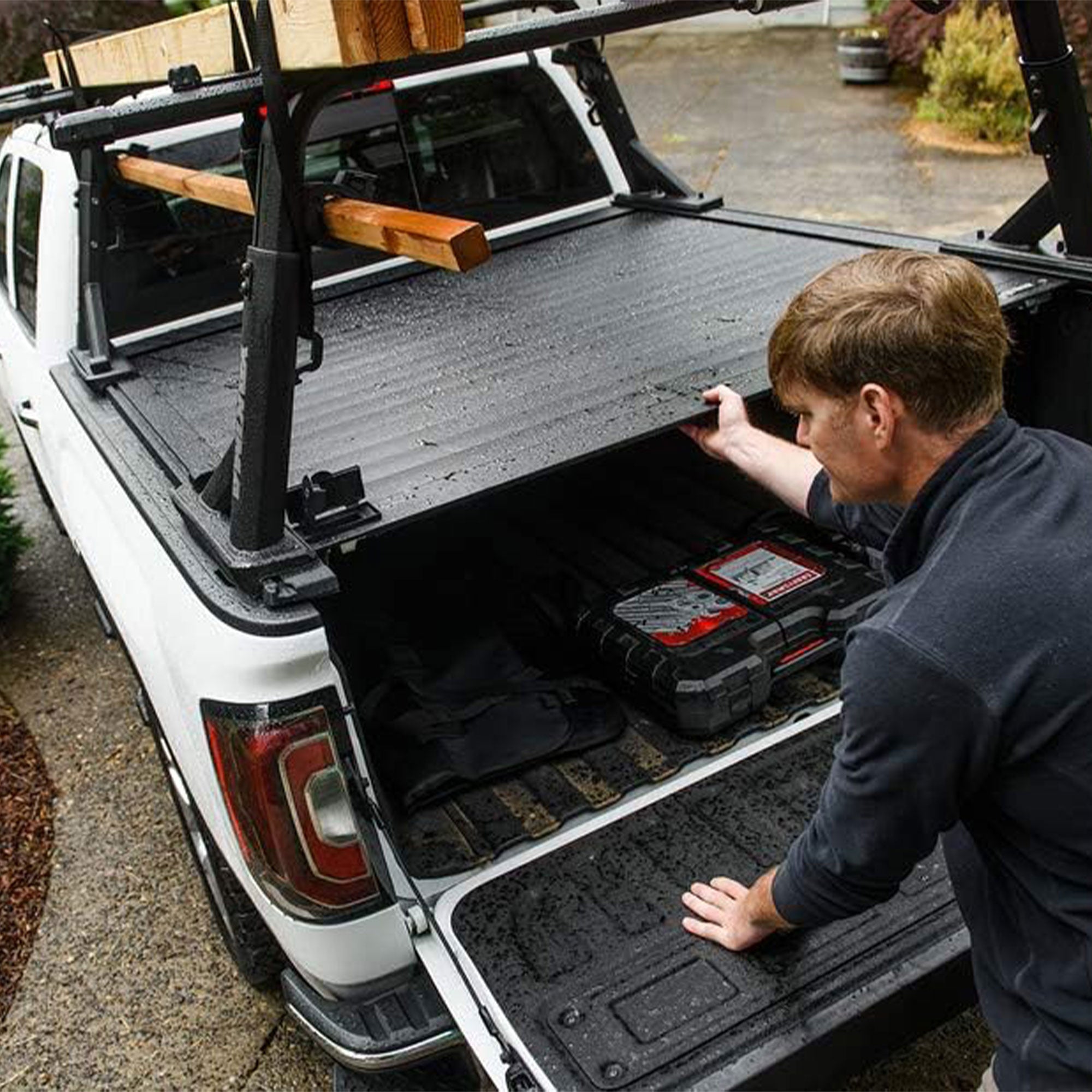 Yakima Tonneau Kit 1 Adapter Kit for Select Truck Bed Covers on Retrax XR Series - VMInnovations