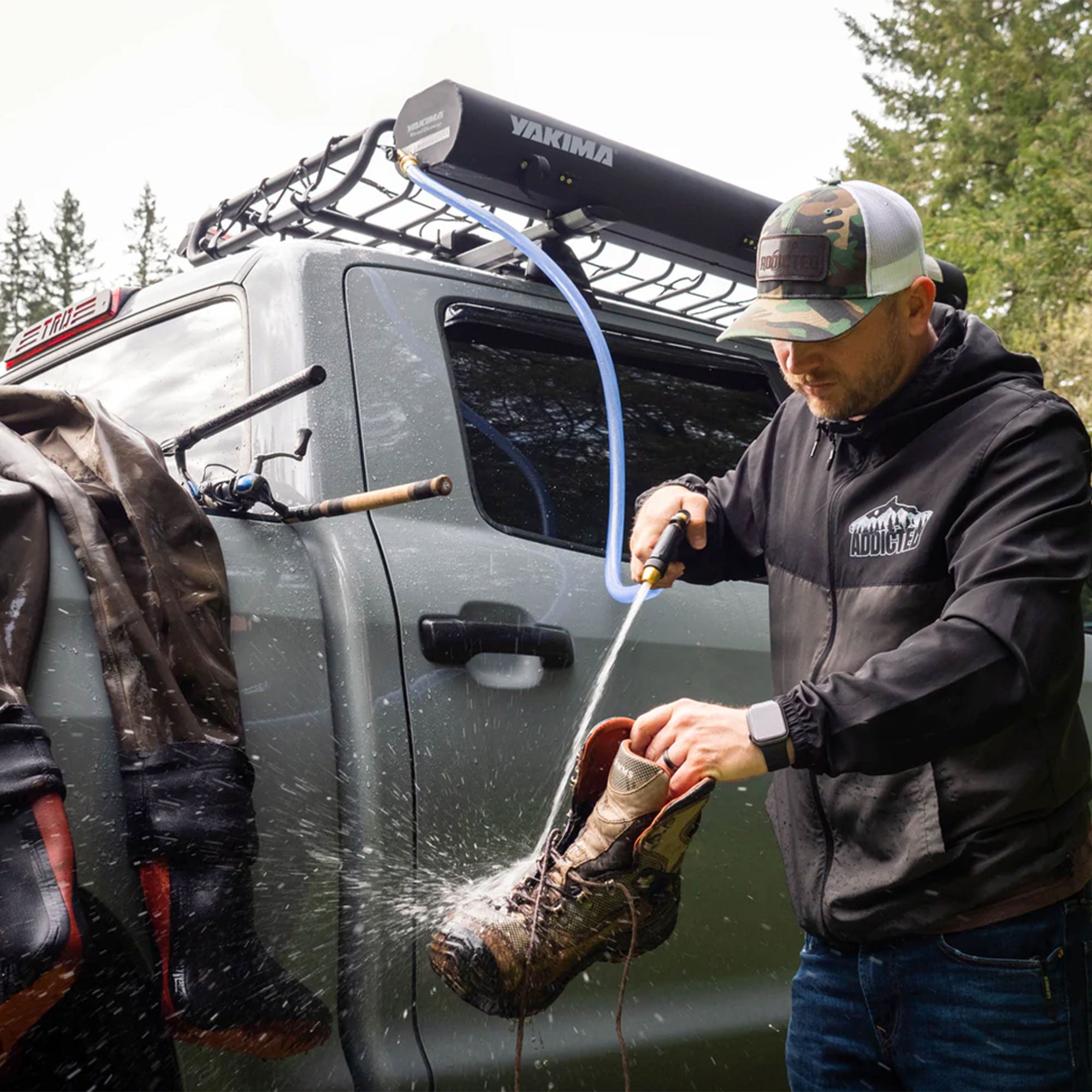 YAKIMA Small 4 Gallon Portable Pressurized Water Storage, Black (For Parts) - VMInnovations