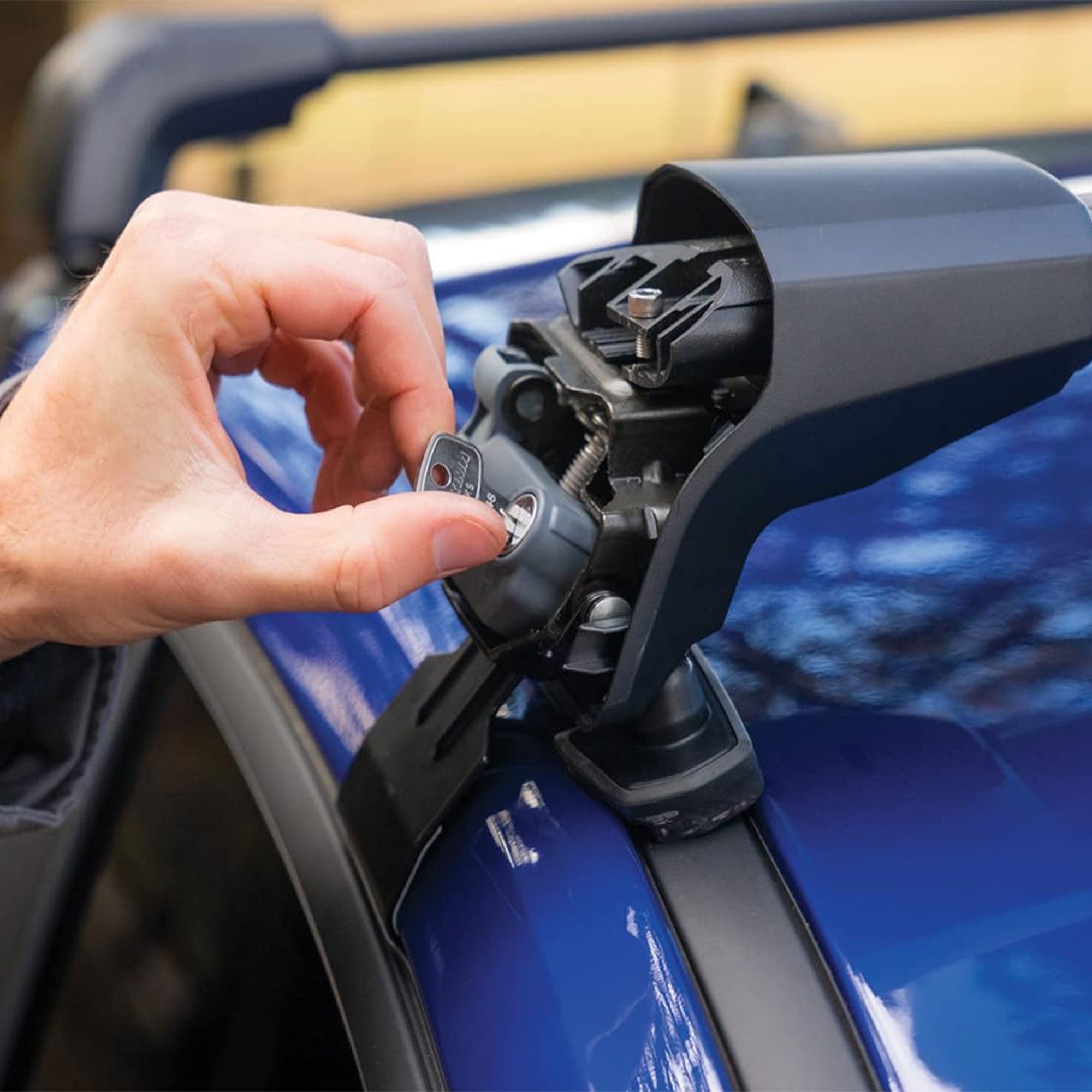 Yakima 2XL Single Integrated Crossbar for Naked Roof Vehicles, Black (Open Box)