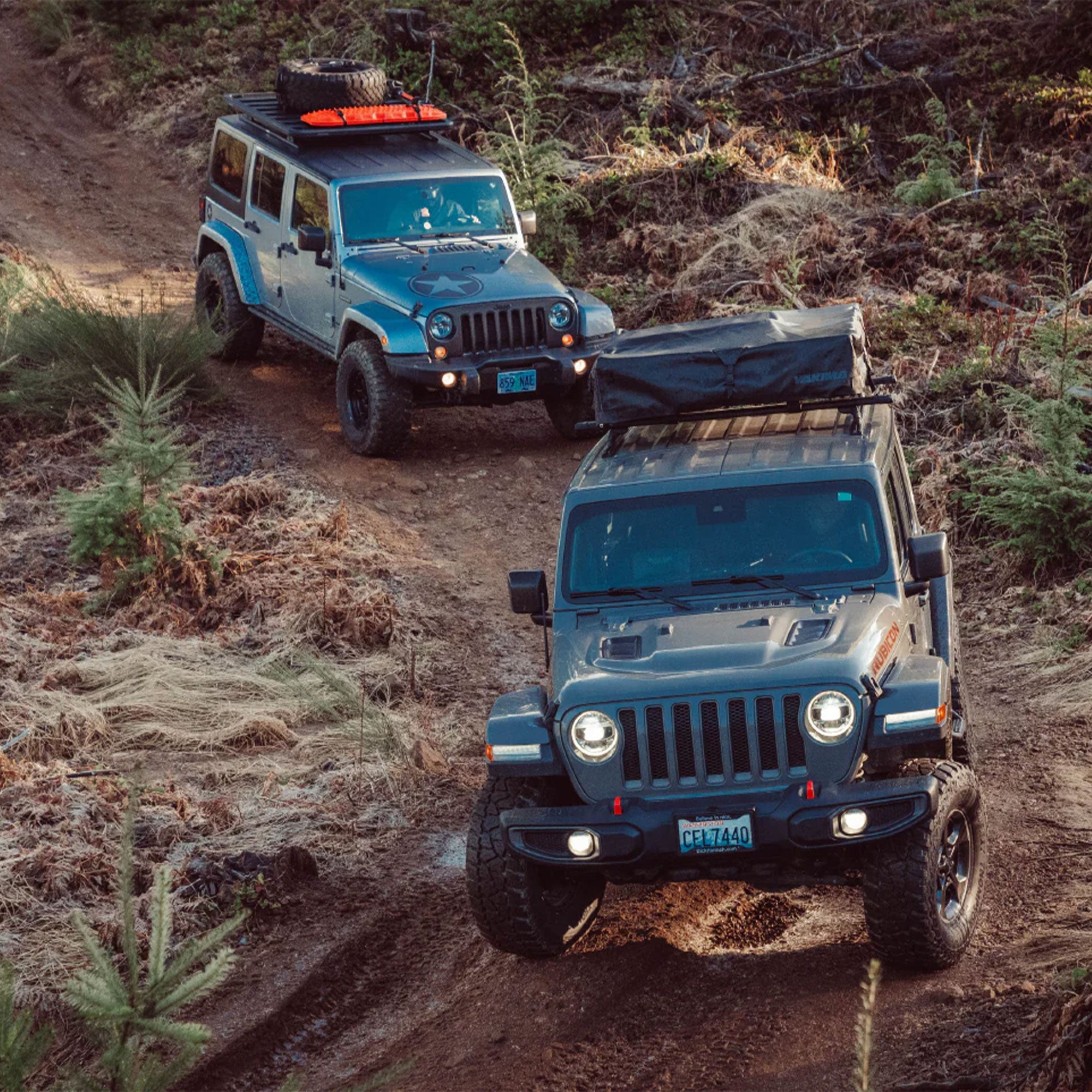 Yakima JL 4DR Custom Rooftop Track System w/Internal Supports, Black (Open Box) - VMInnovations