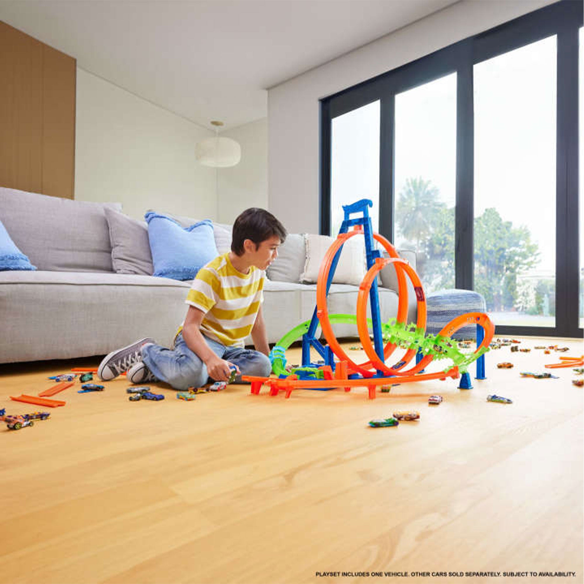 Hot Wheels Track w/5 Crash Zones, Motorized Booster, 1 Car, & 2 Loops (Open Box) - VMInnovations