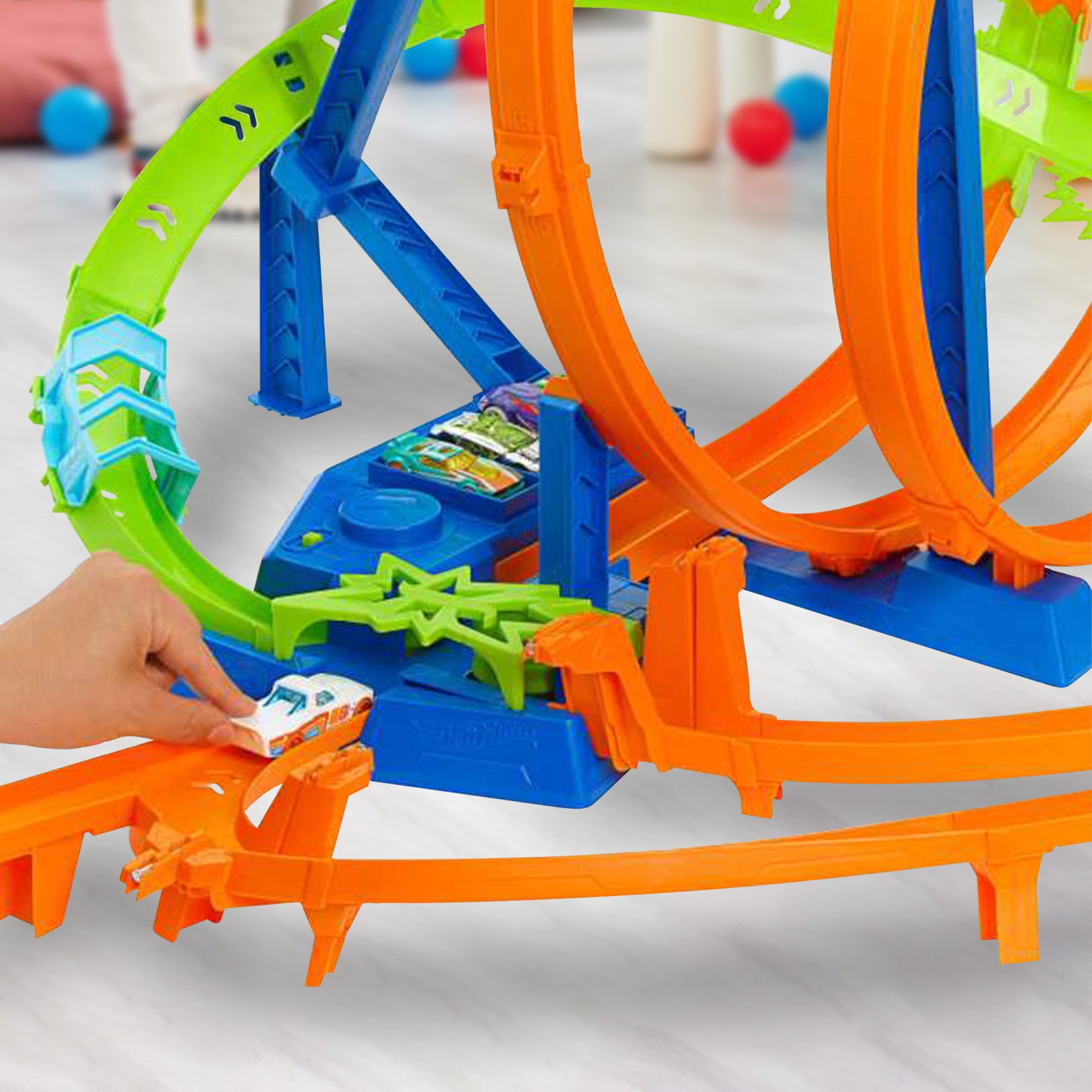 Hot Wheels Track w/5 Crash Zones, Motorized Booster, 1 Car, & 2 Loops (Open Box) - VMInnovations