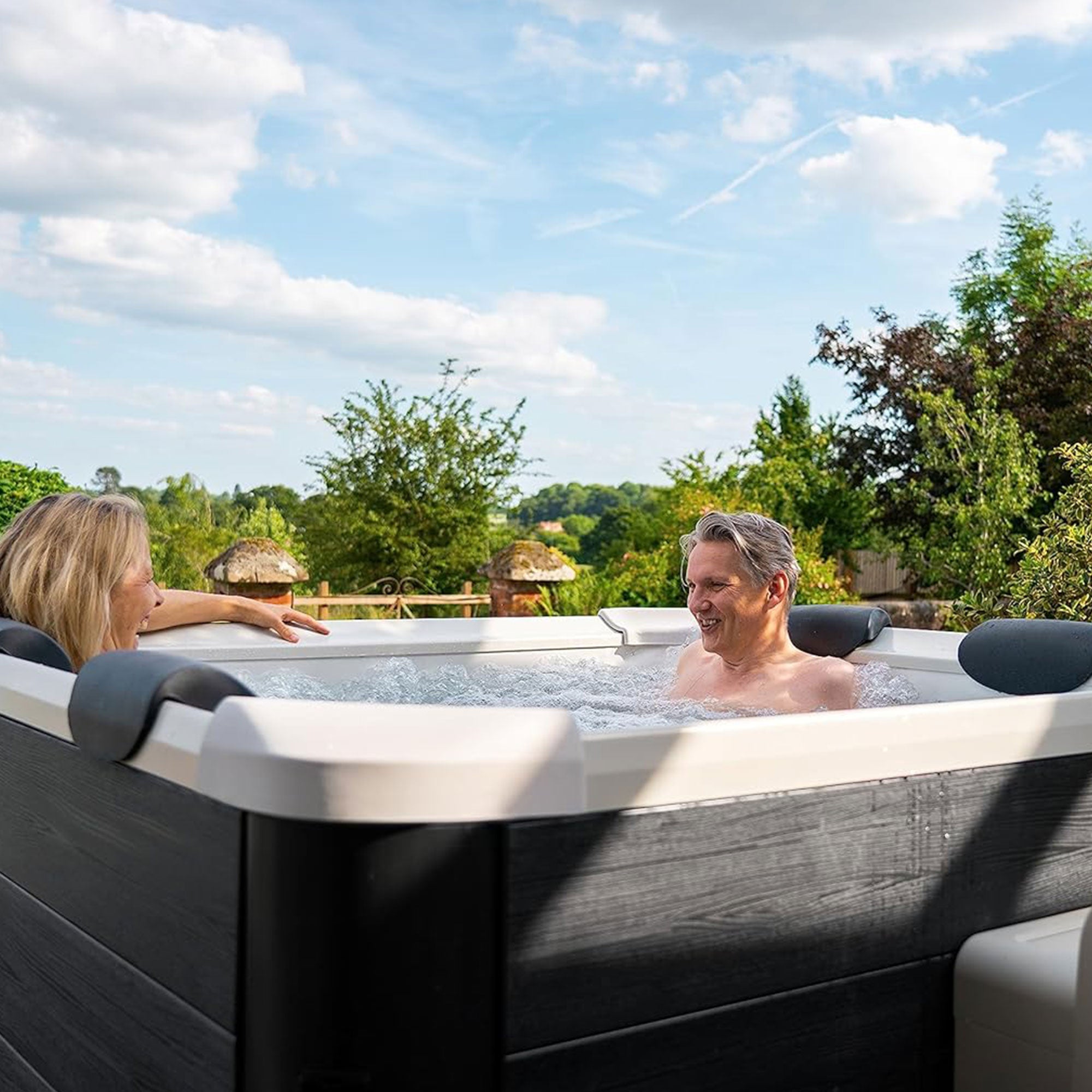 MSpa Oslo 6 Person Squared Hot Tub w/Hydro Massage Jets Plus & LED Strip (Used) - VMInnovations