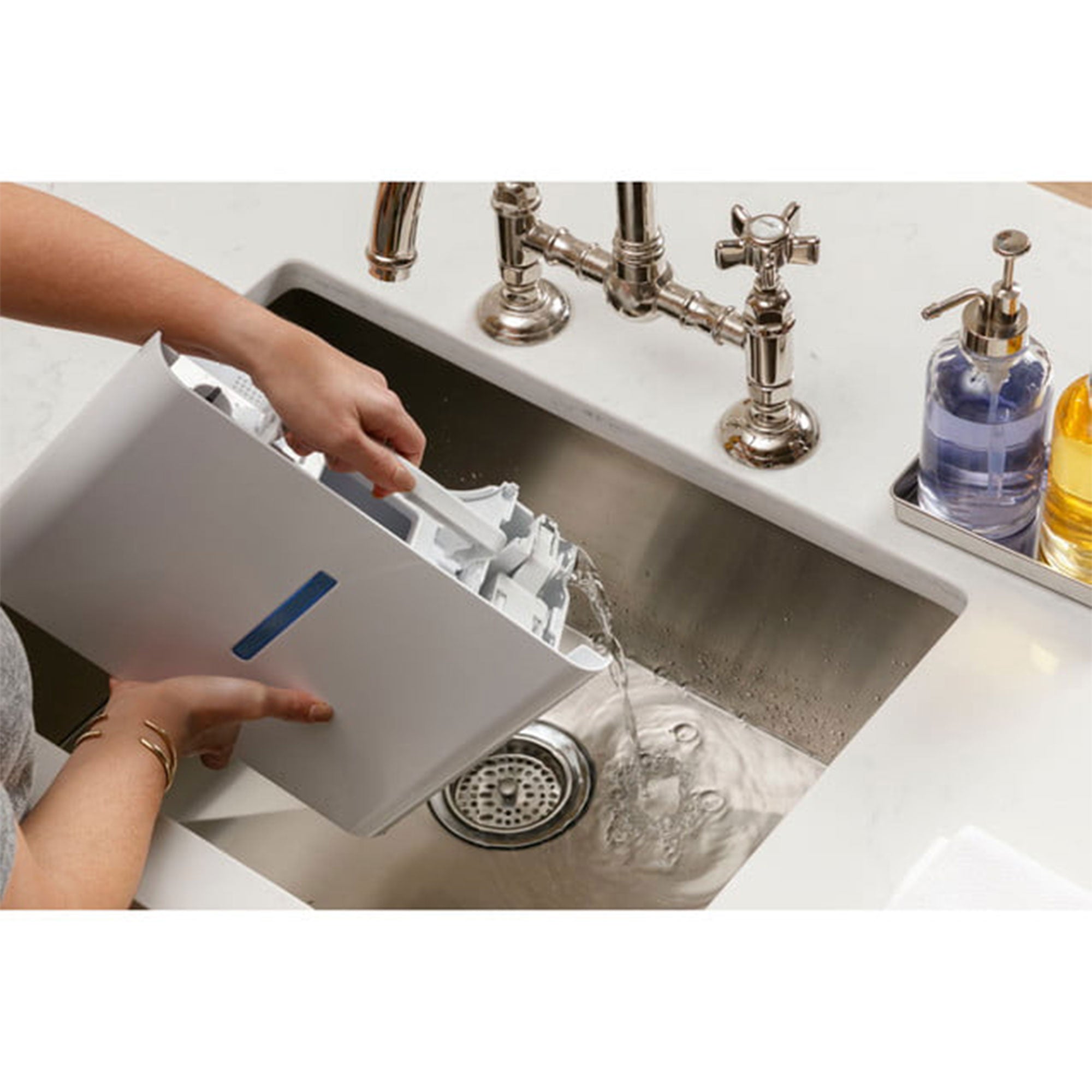 General Electric 20 Pint Portable Dehumidifier w/Drain (Refurbished) - VMInnovations